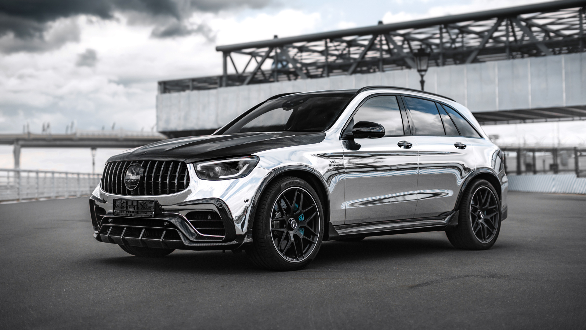 Серебристый  Mercedes-AMG GLC-Klasse Inferno 2022 