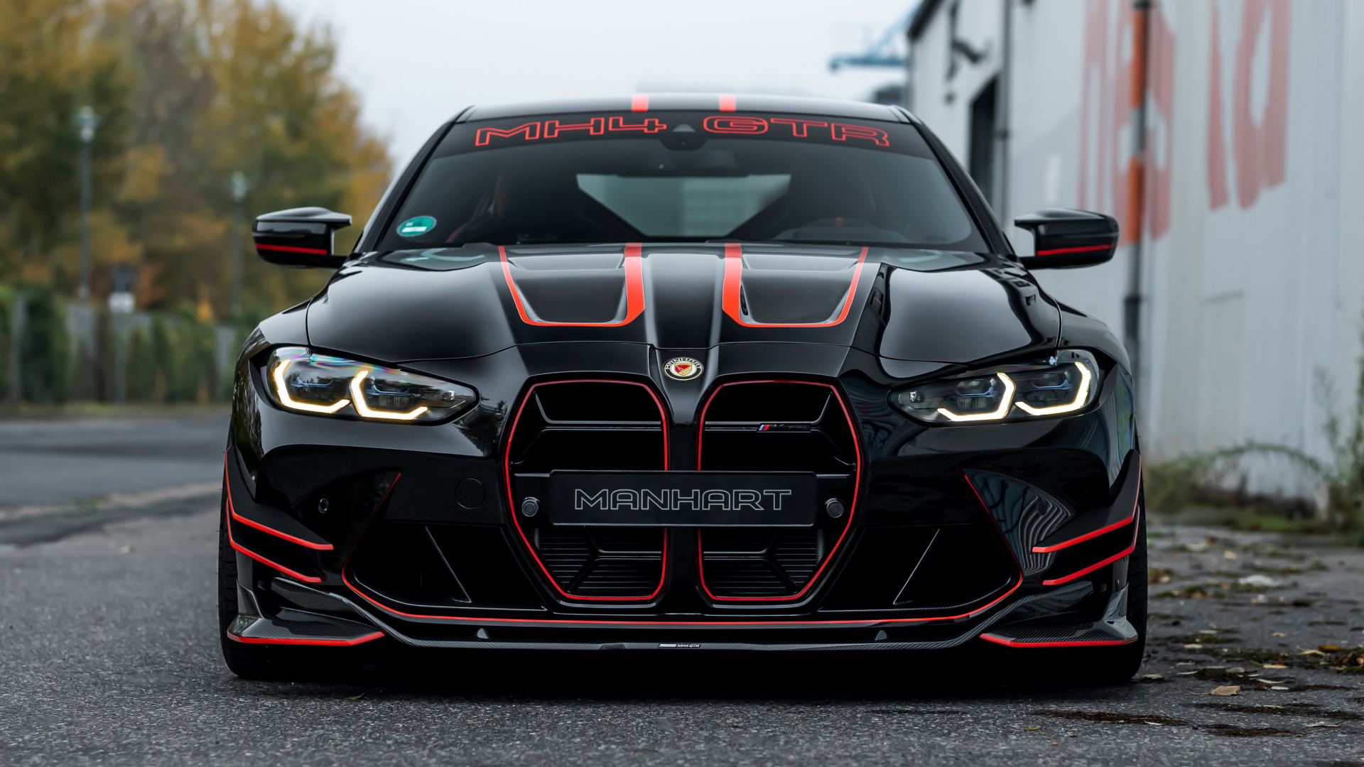 Автомобиль Manhart MH4 GTR II 2022 вид спереди