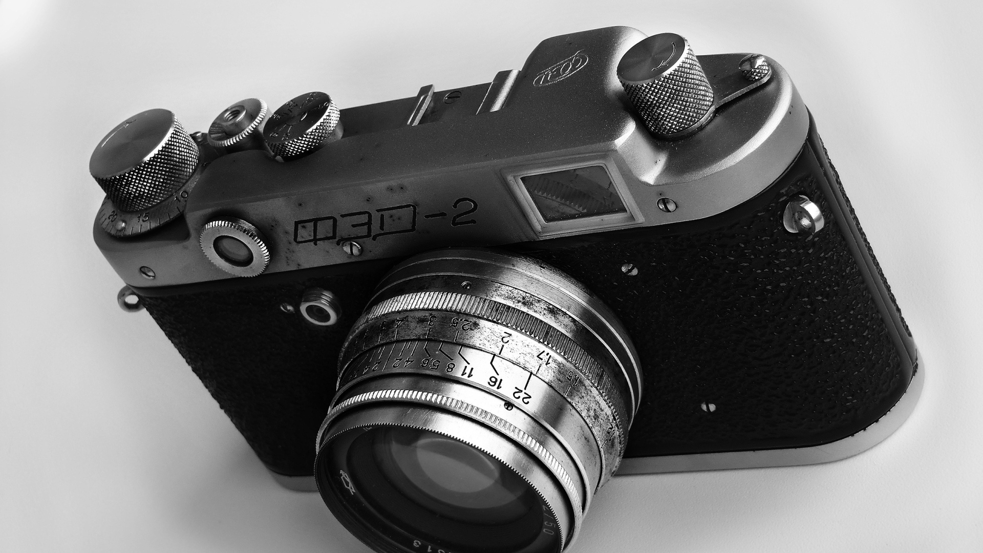 Старый фотоаппарат ФЭД 2