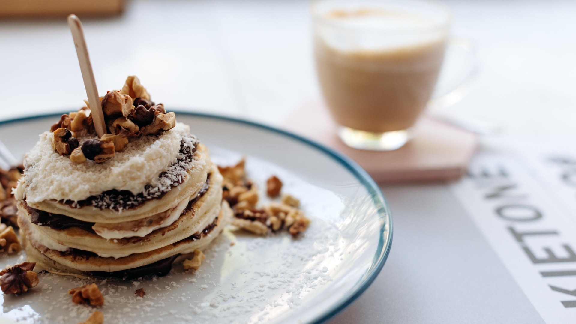 Оладьи с кремом и грецкими орехами