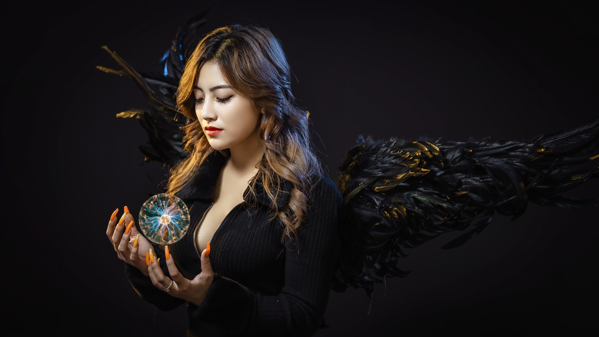 Девушка темный ангел с шаром