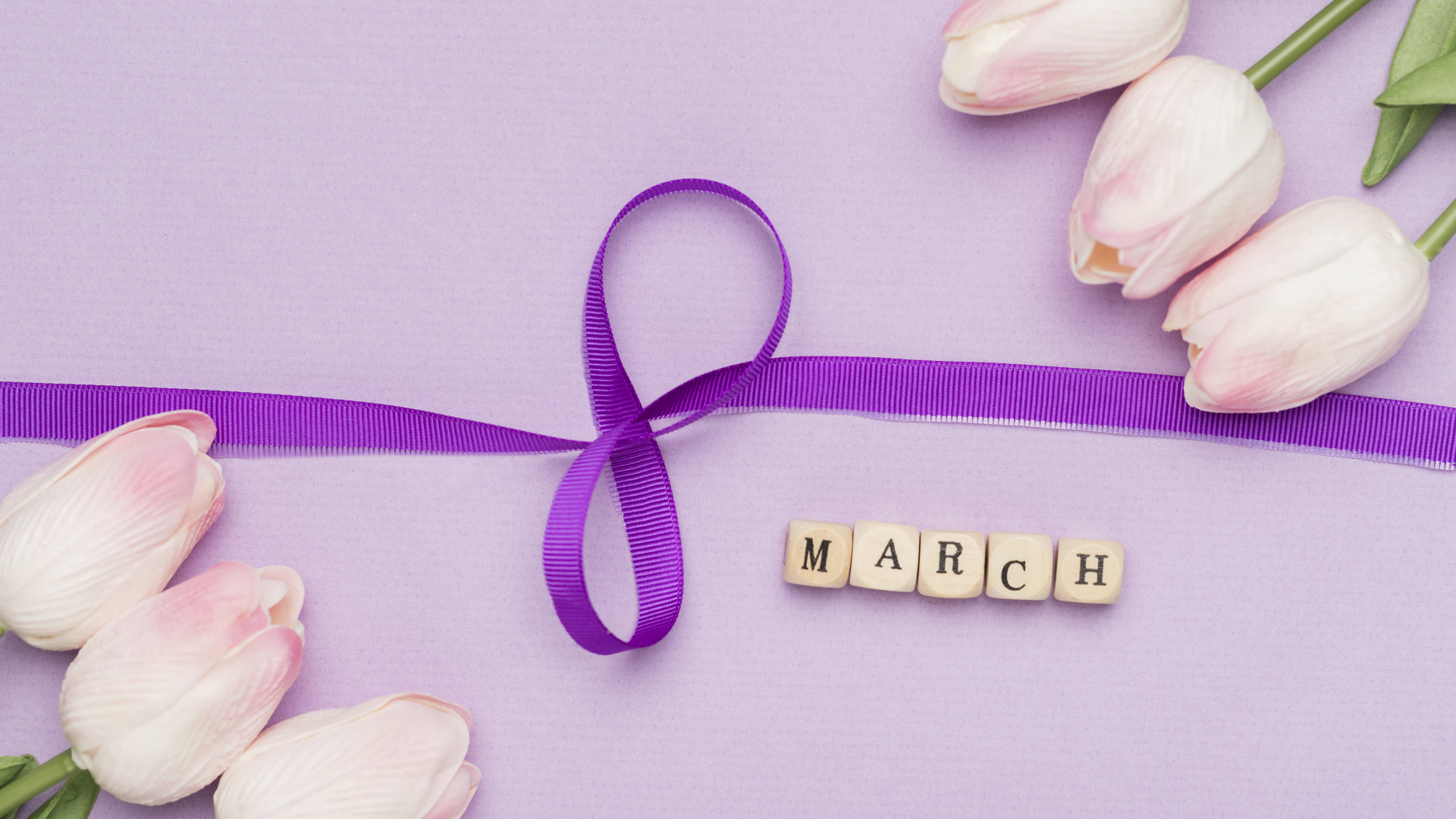 Нежная открытка с розовыми тюльпанами на 8 марта