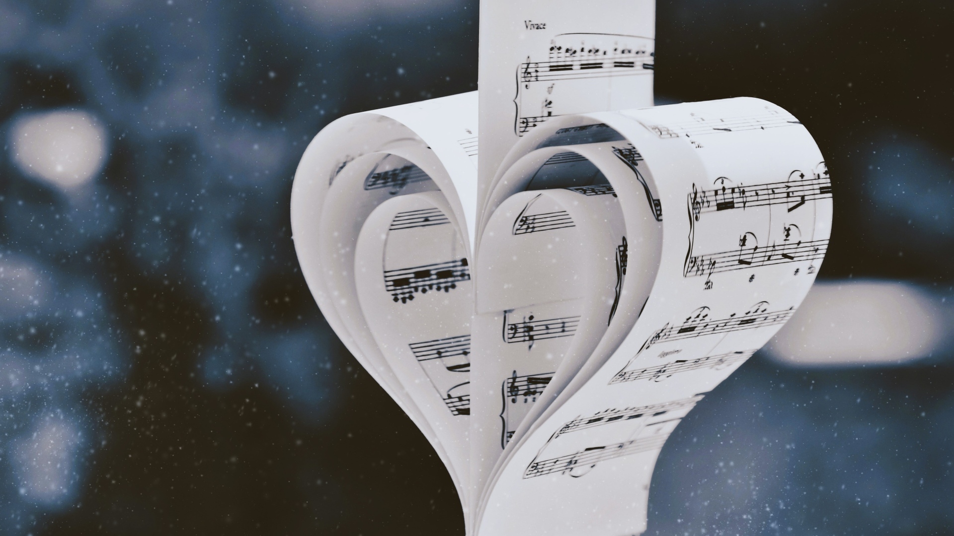 Сердце из нотной тетради