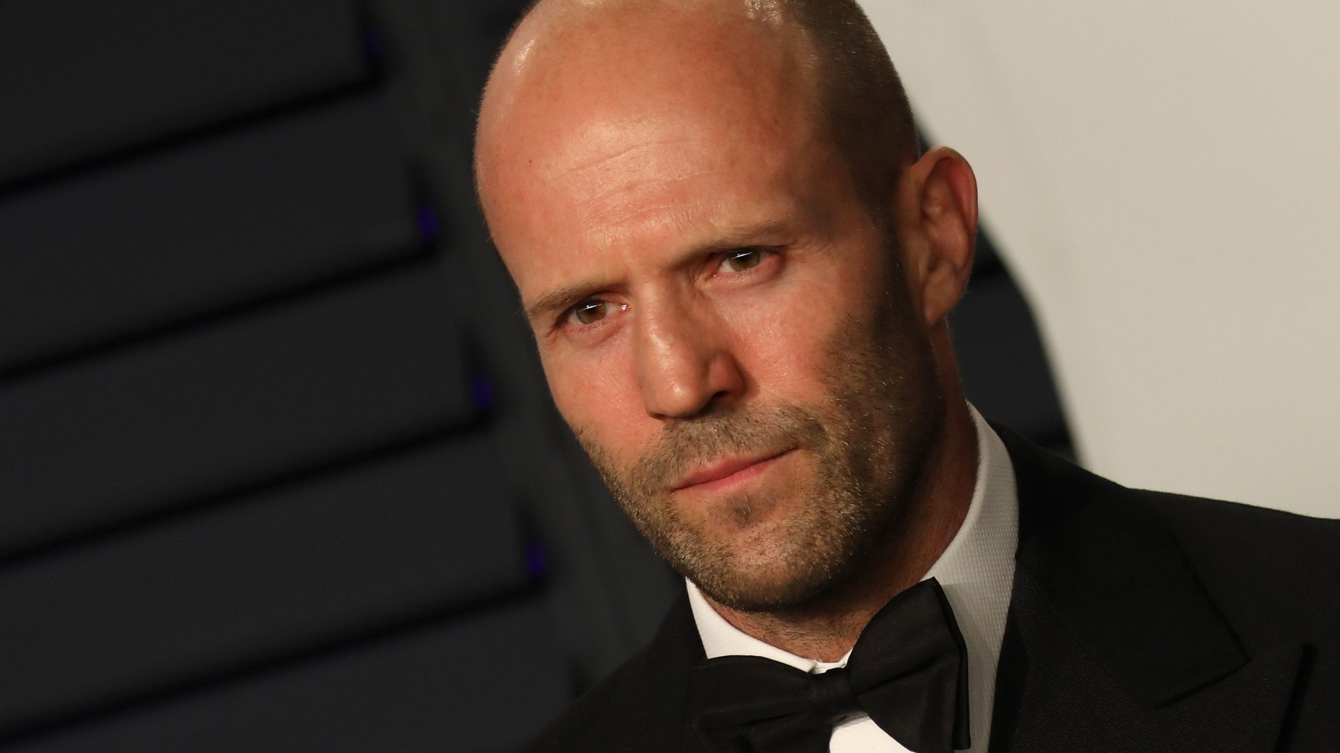 Серьезный мужчина, актер Джейсон Стэтхэм