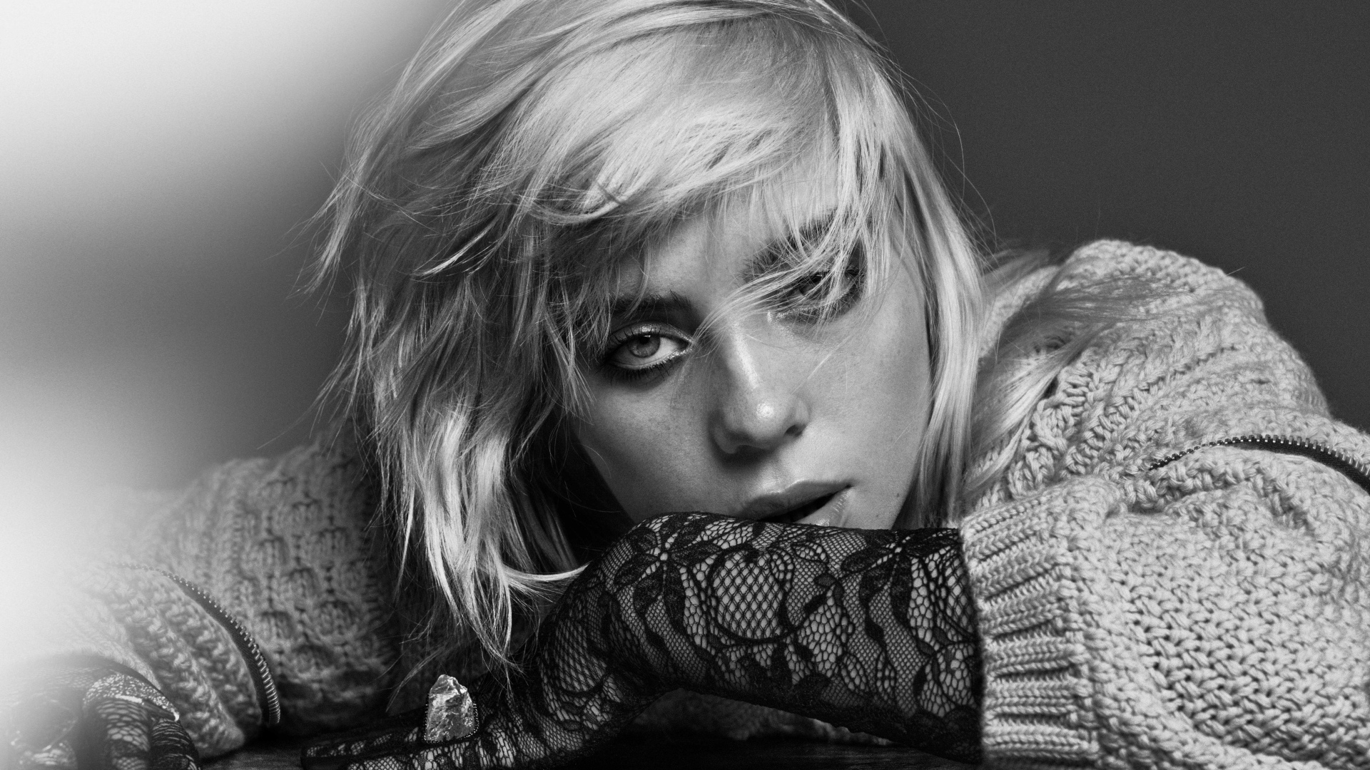 Черно-белое фото Билли Айлиш