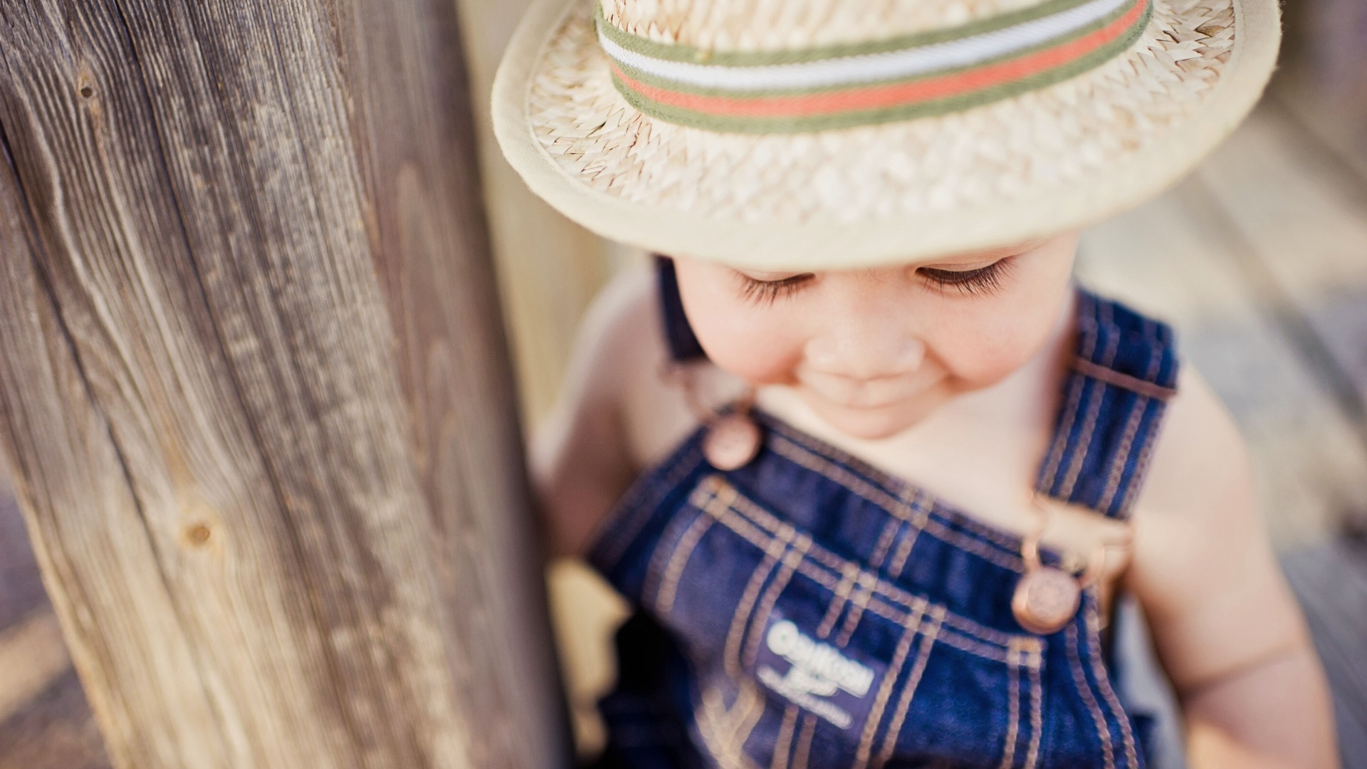 Мальчик в соломенной шляпе