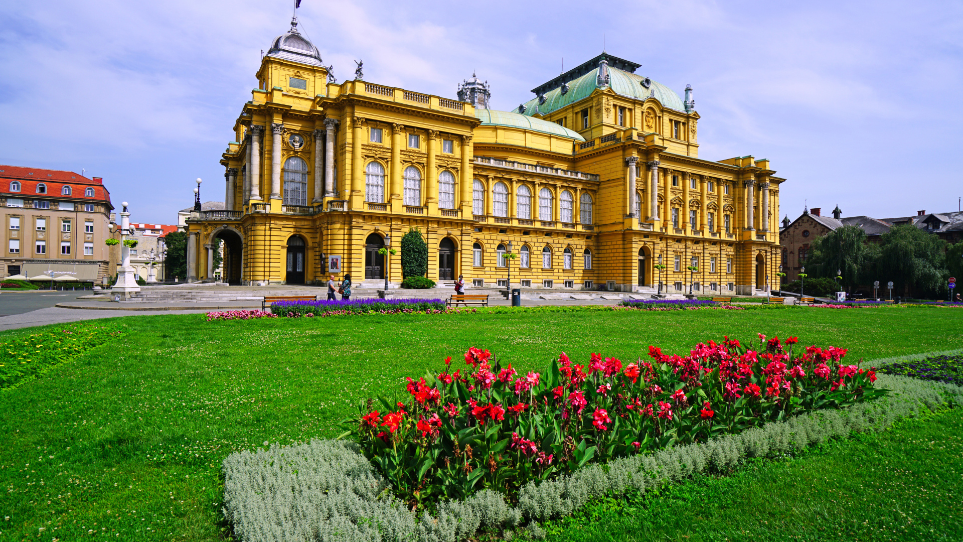 Красивый Хорватский национальный театр