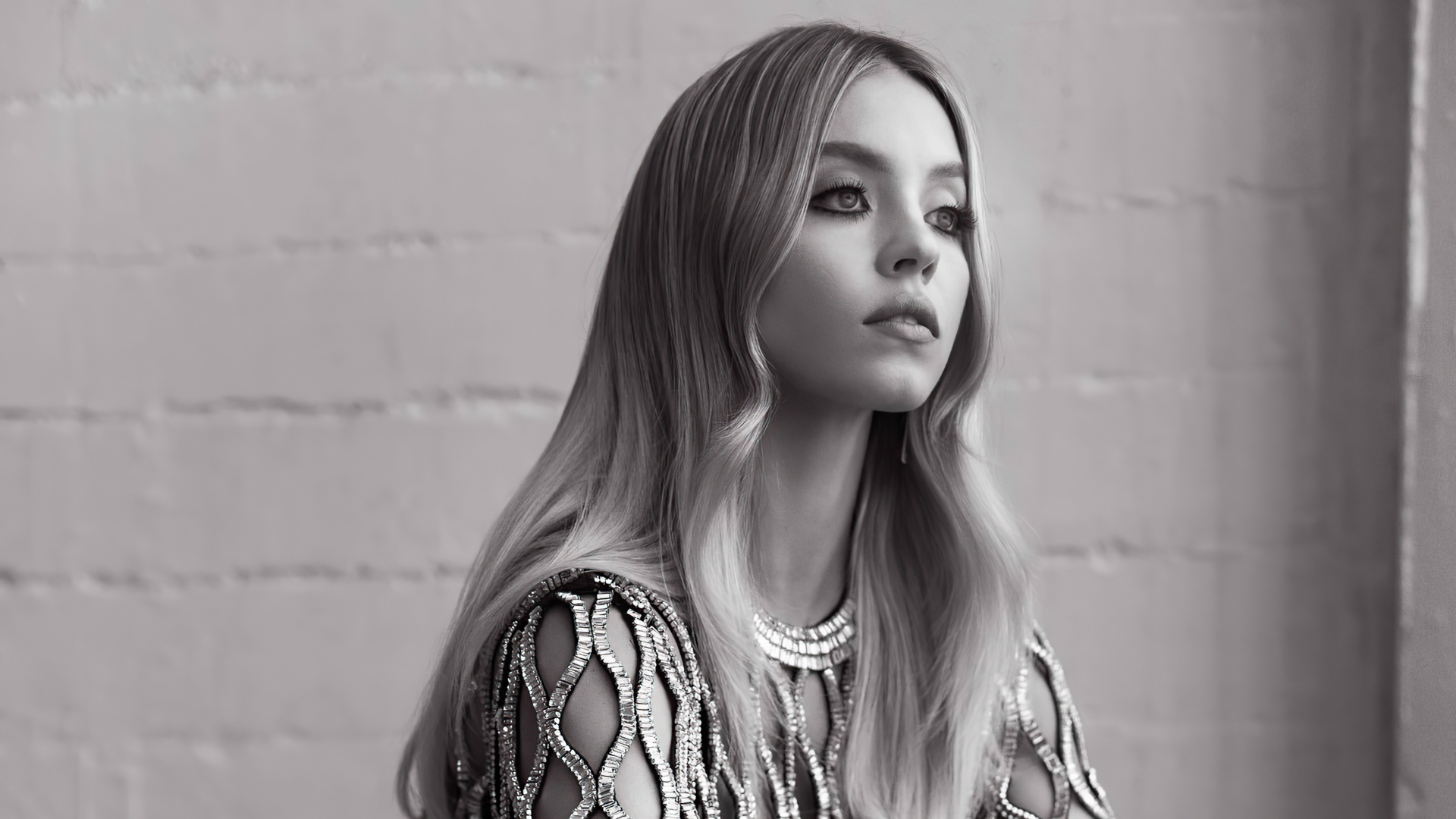 Американская актриса Сидни Суини черное-белое фото