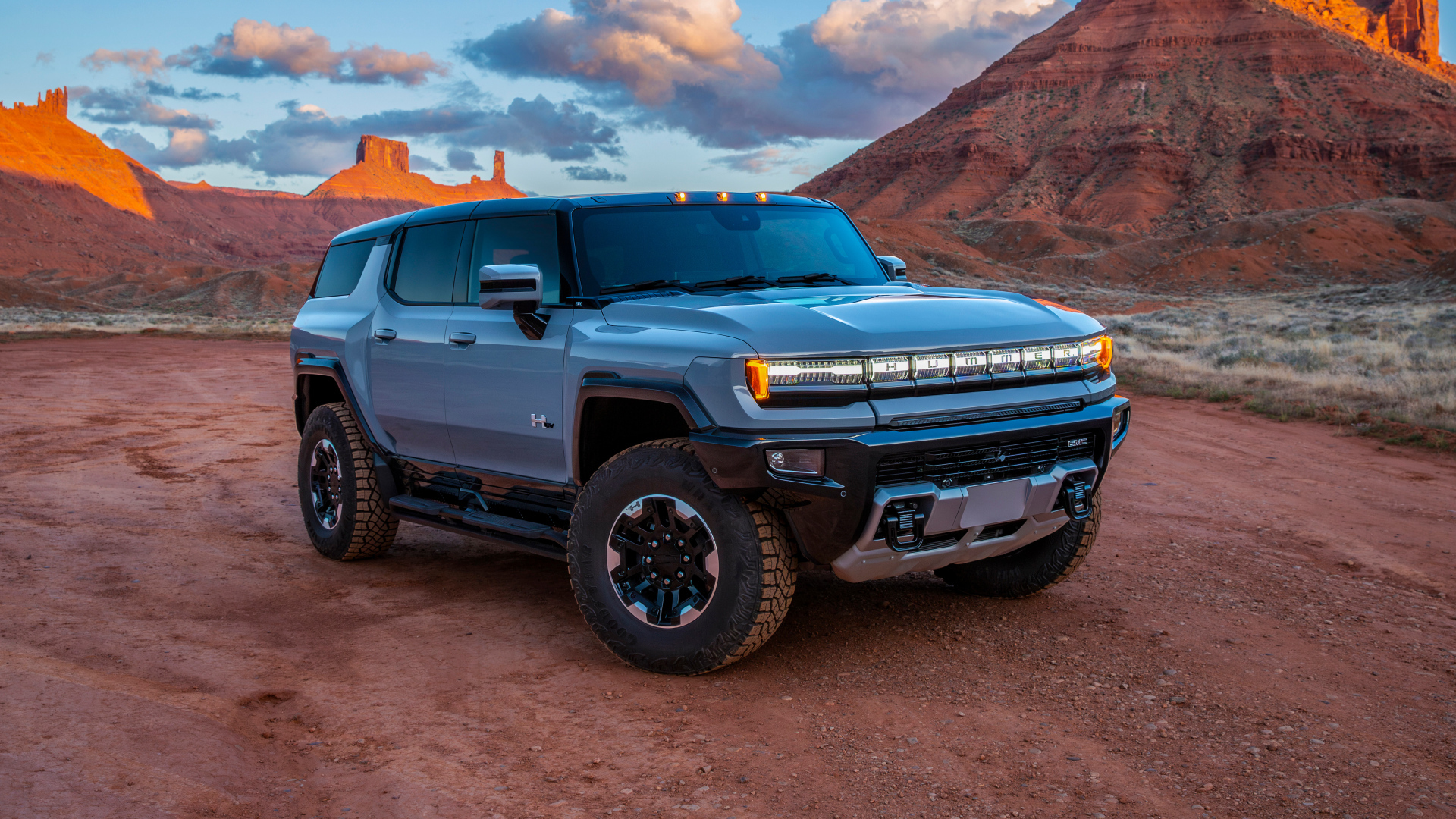 Автомобиль GMC Hummer EV 2024 года