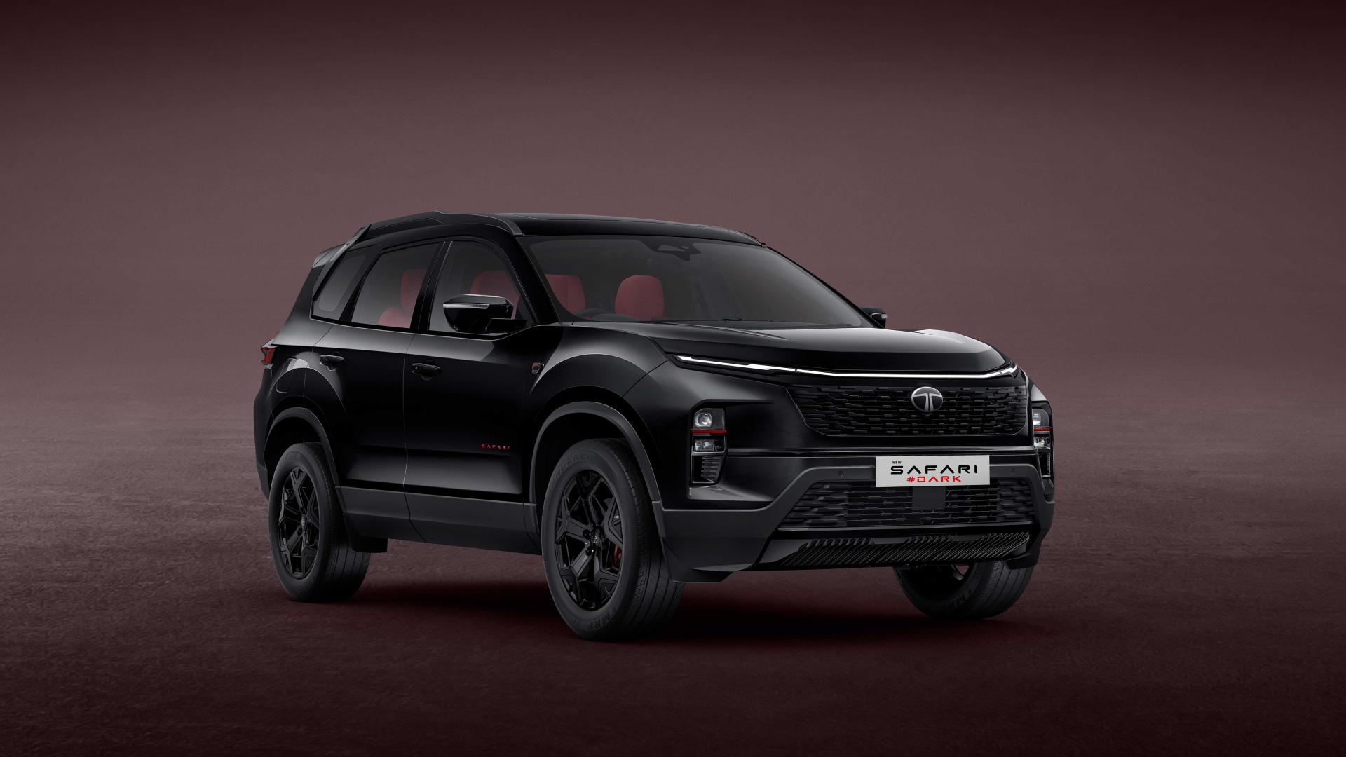 Черный внедорожник Tata Safari DARK Concept 2024 года