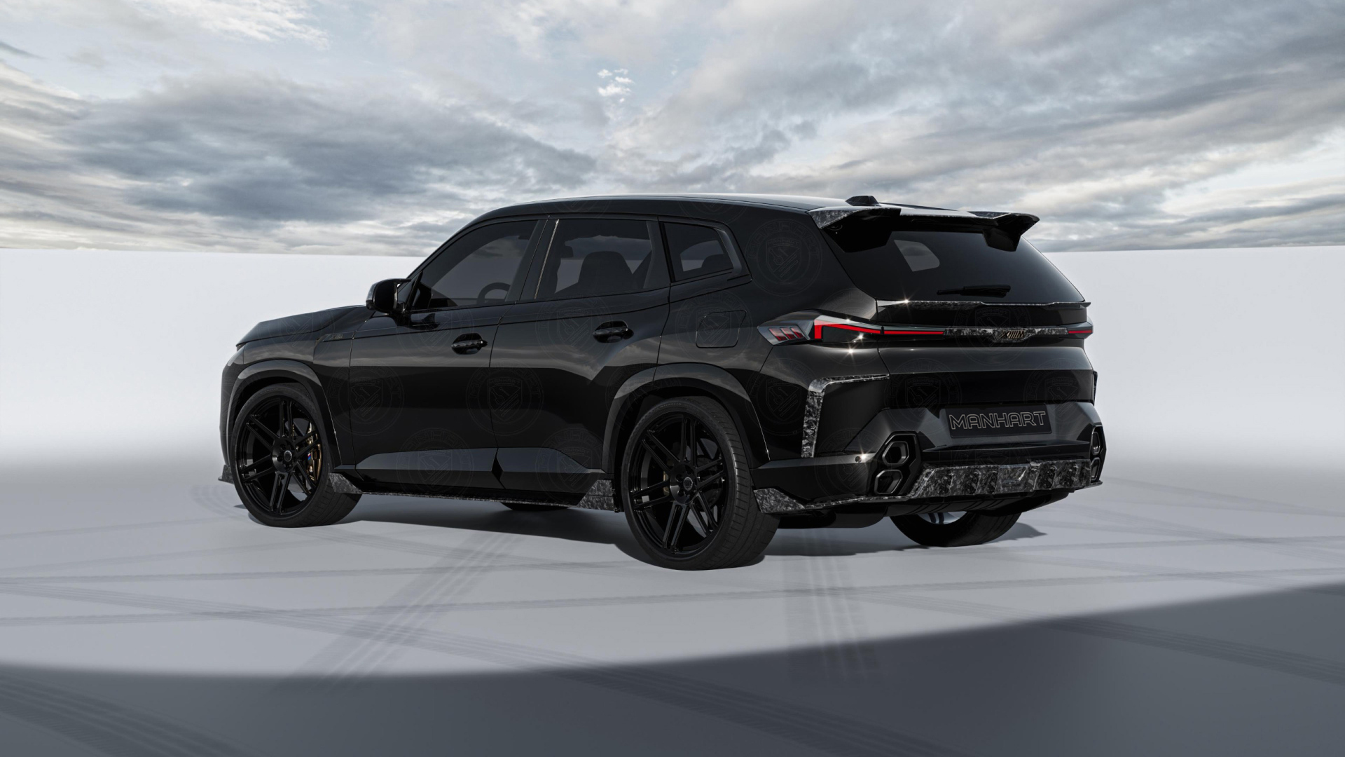 Вид сзади на автомобиль BMW XM Thor Forged Carbon Package 2024 года