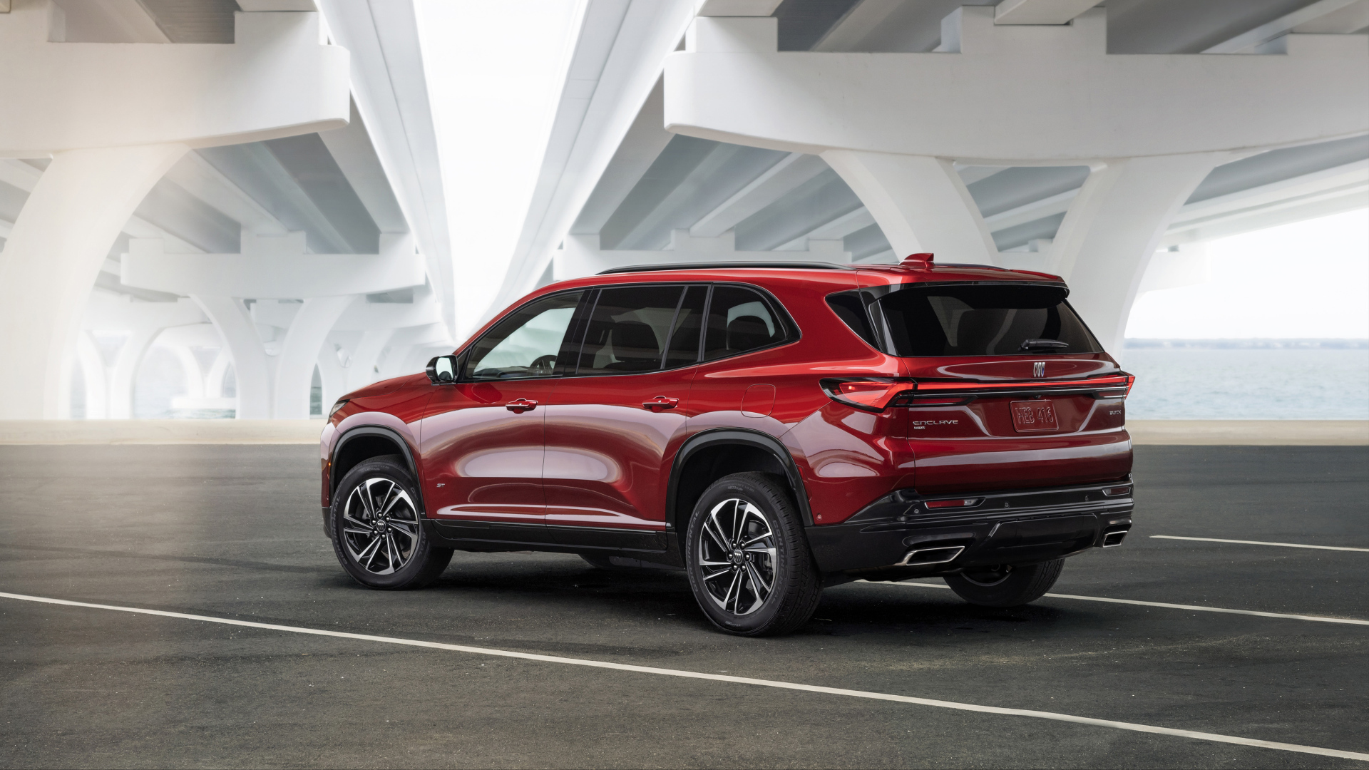 Красный Buick Enclave ST 2025 года вид сзади