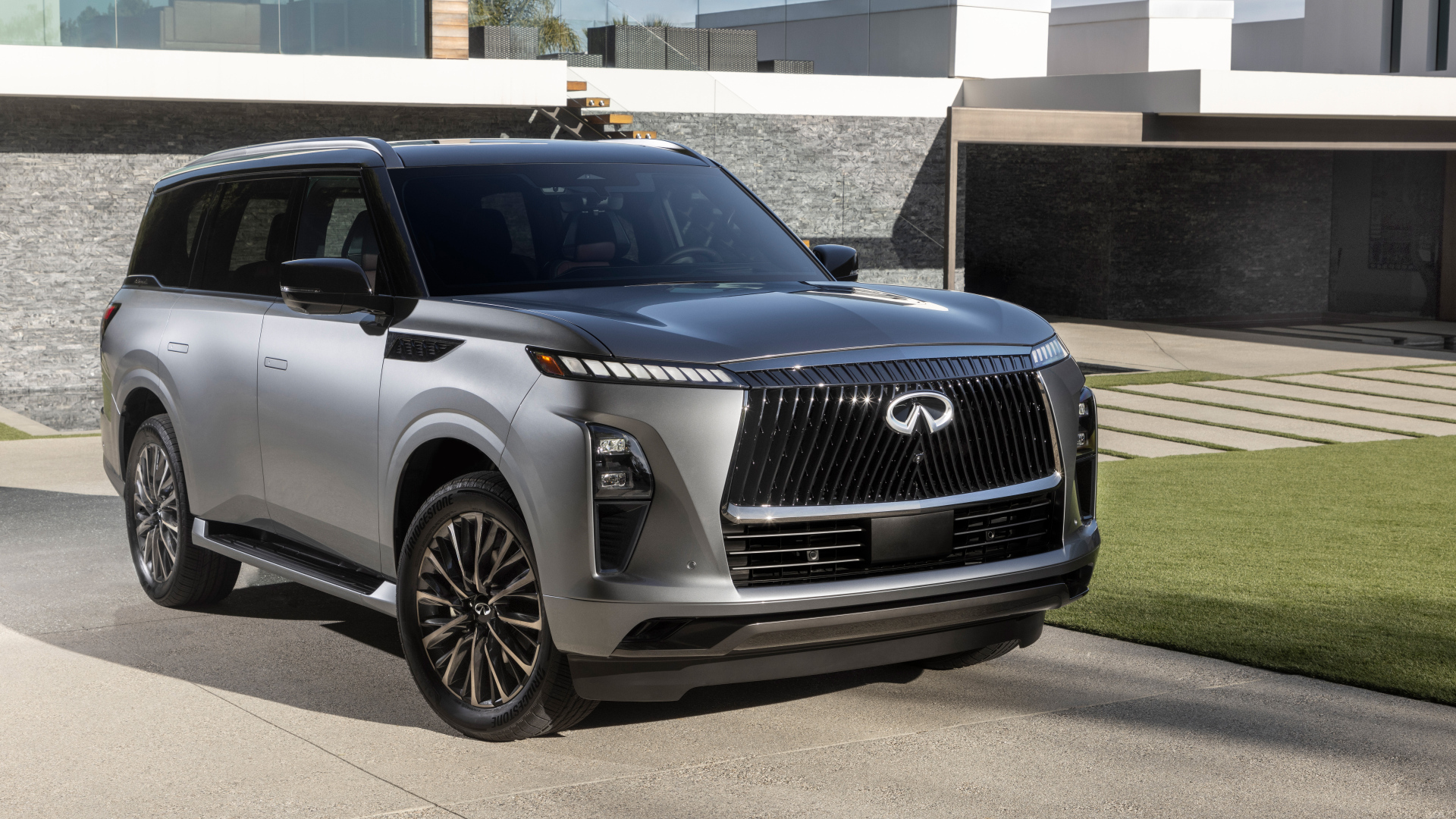 Серебристый внедорожник  Infiniti QX80 Autograph AWD 2025 года