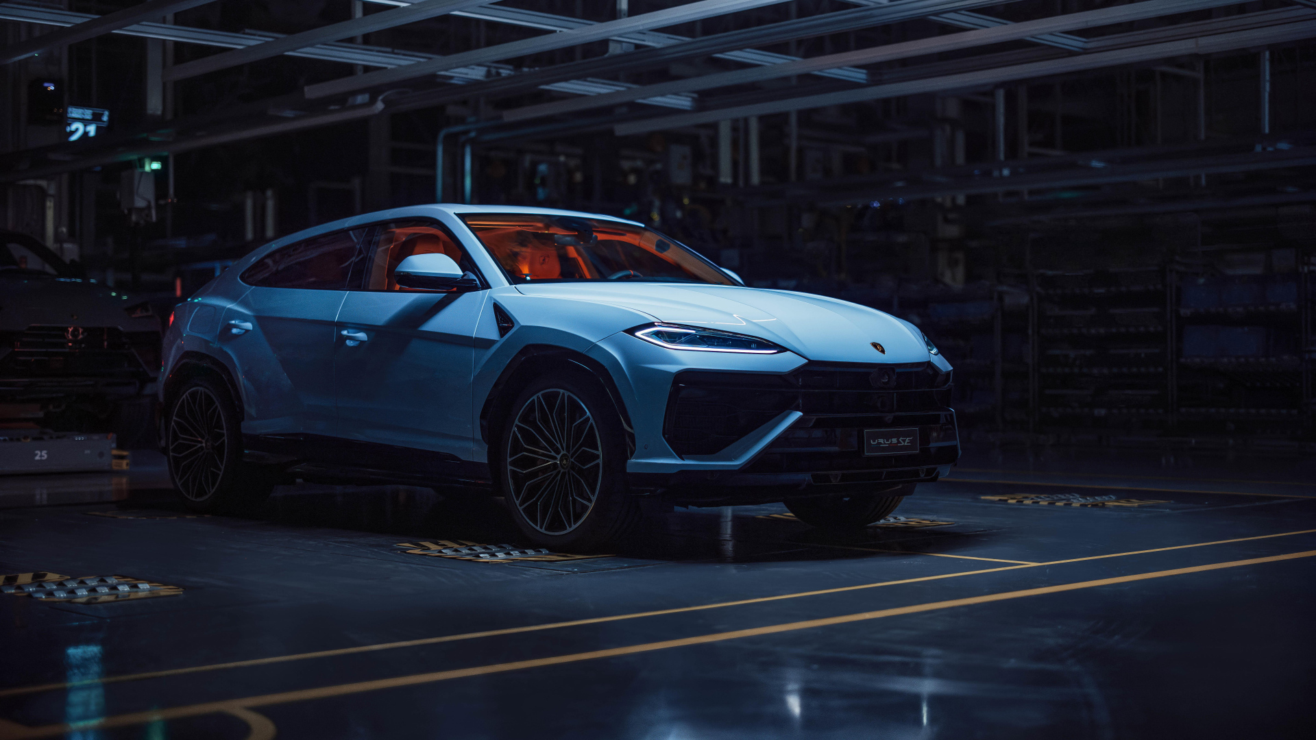 Автомобиль Lamborghini Urus SE Plug-In Hybrid Super SUV 2024  года