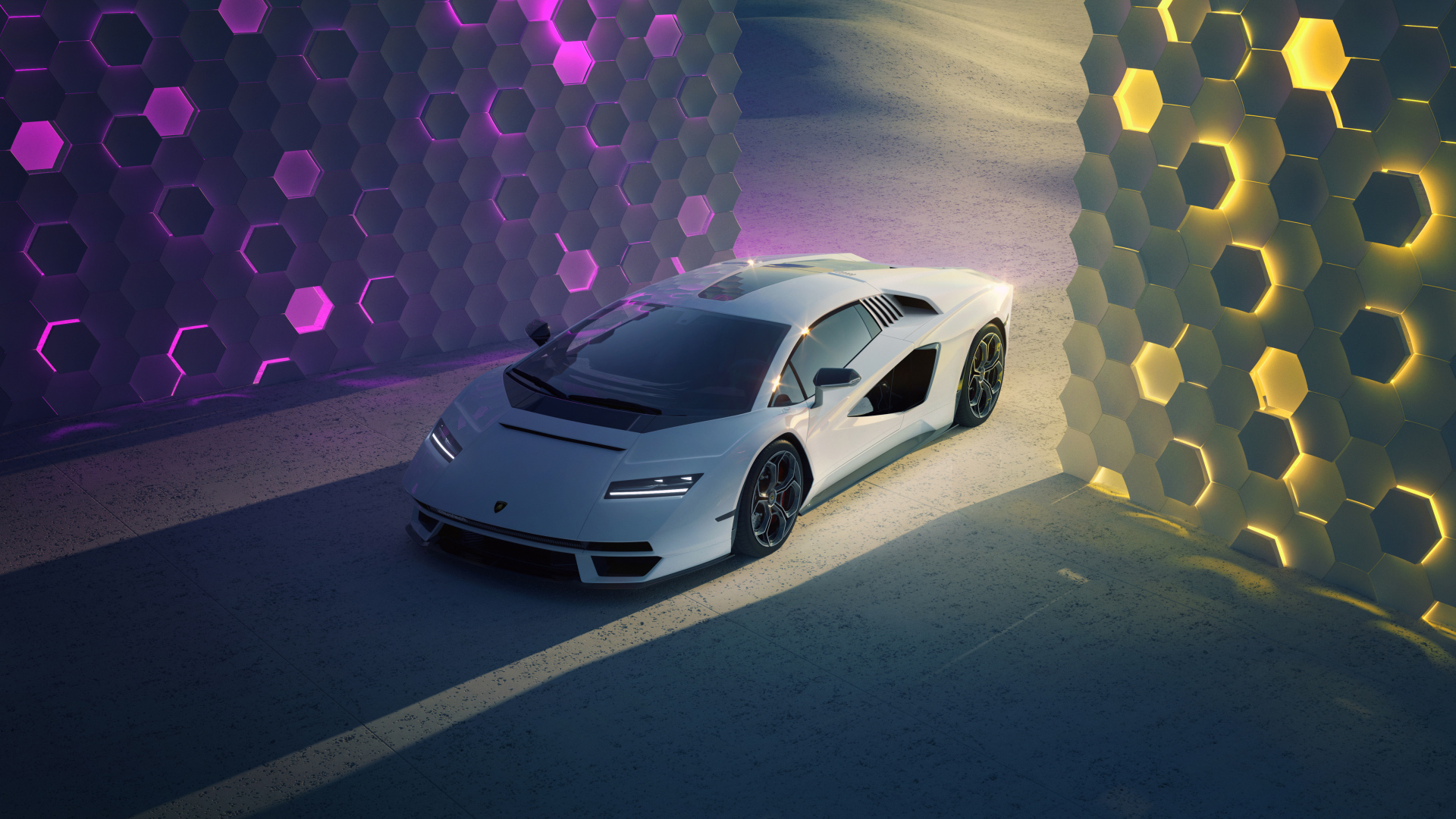 Вид спереди на автомобиль Lamborghini Countach