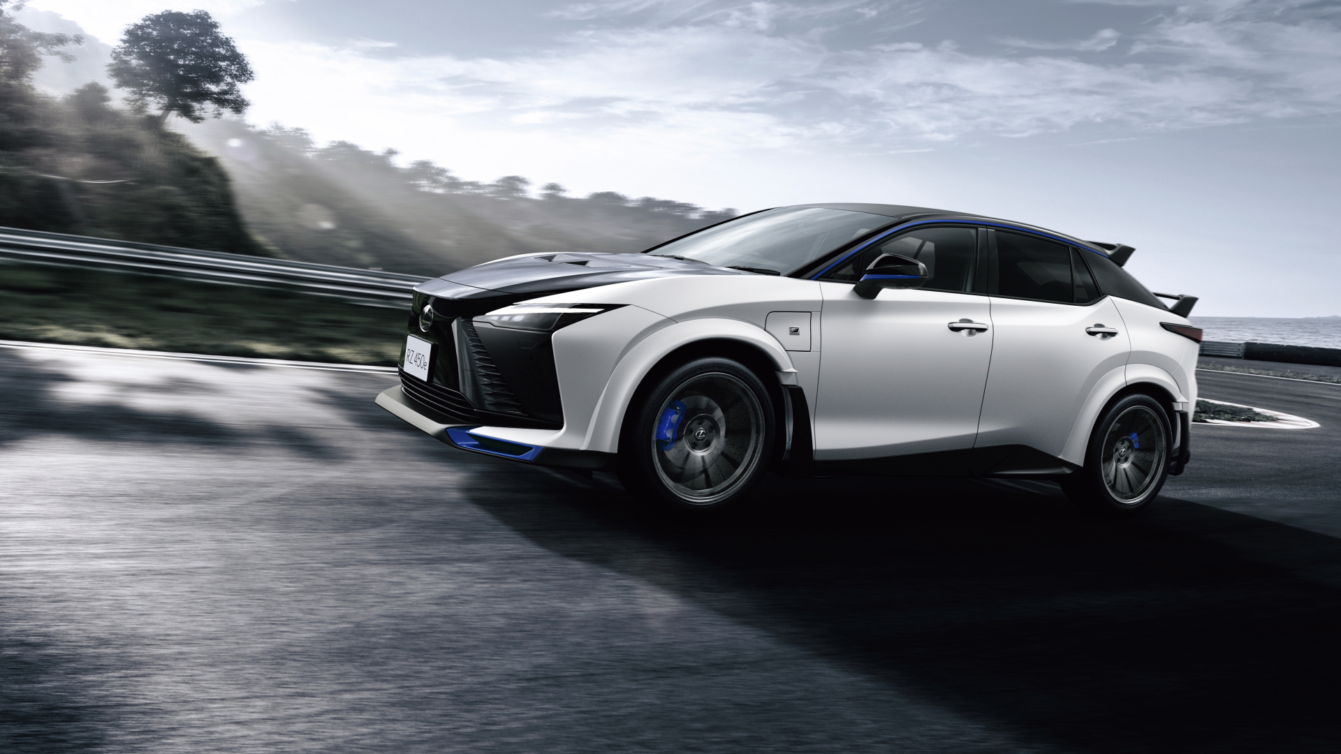 Внедорожник Lexus RZ 450e F SPORT Performance 2024 года