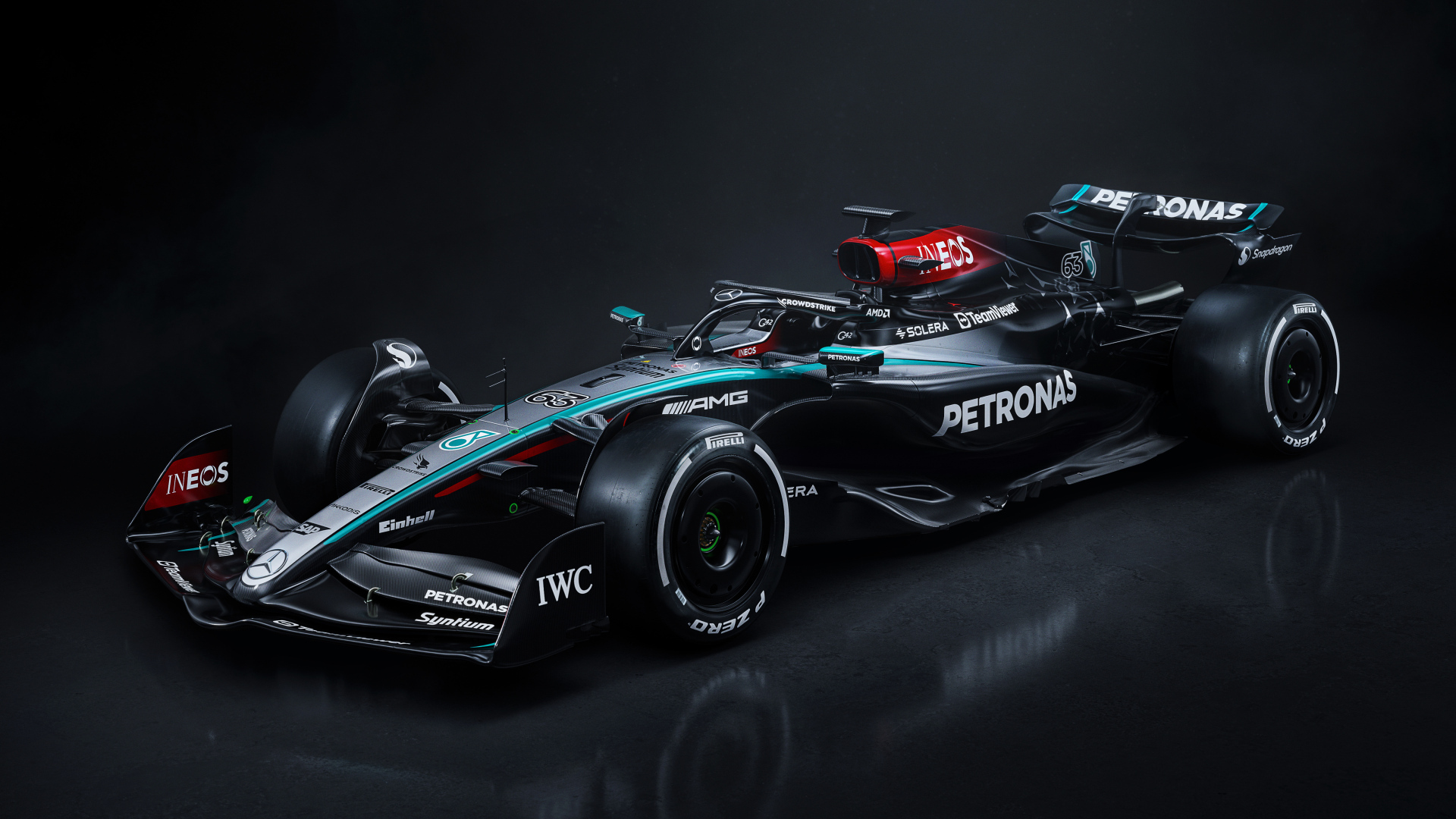 Дорогой гоночный автомобиль Mercedes-AMG F1 W15 E Performance 2024 года