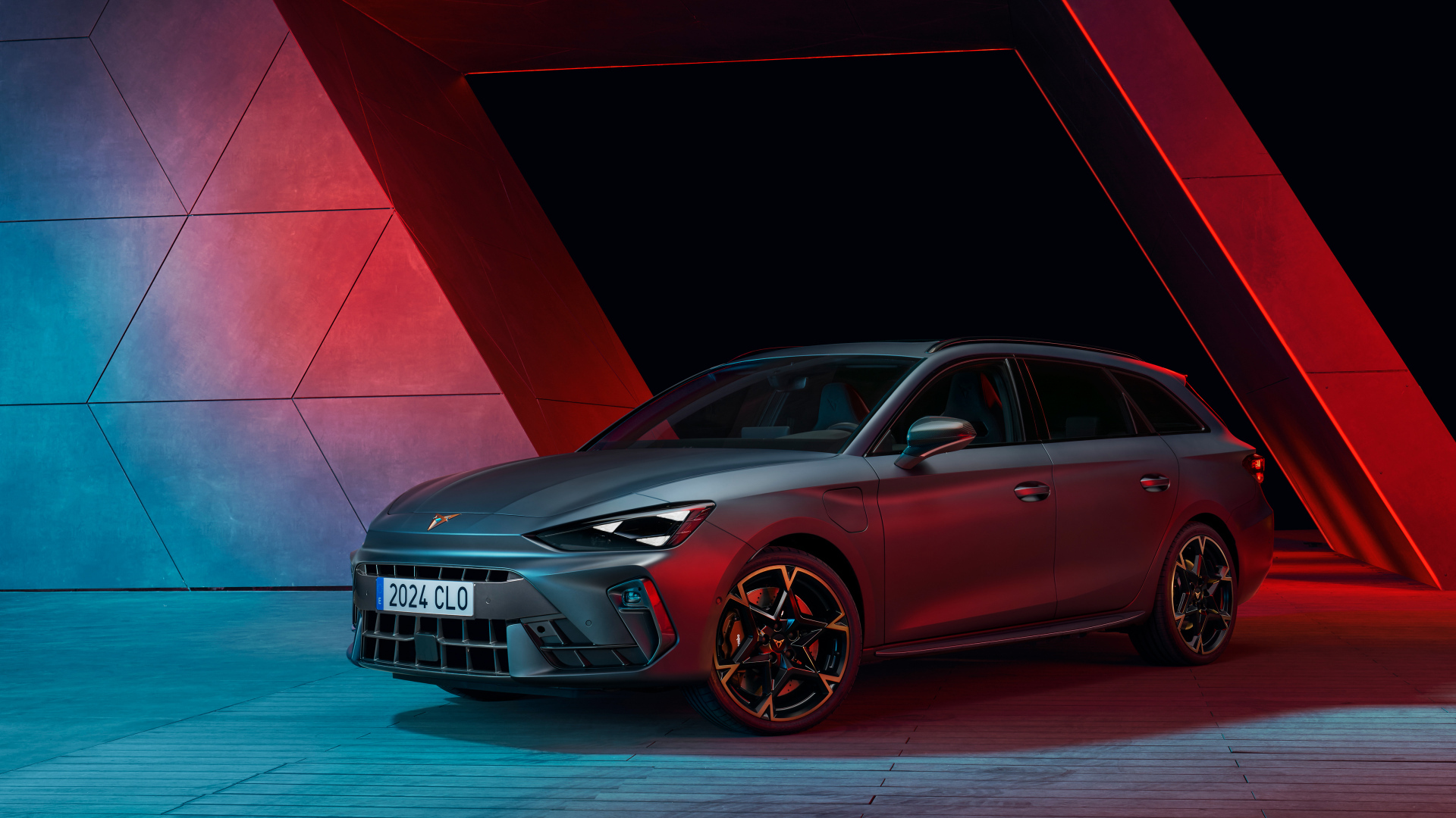 Автомобиль  Cupra Leon Sportstourer EHybrid 2024 года