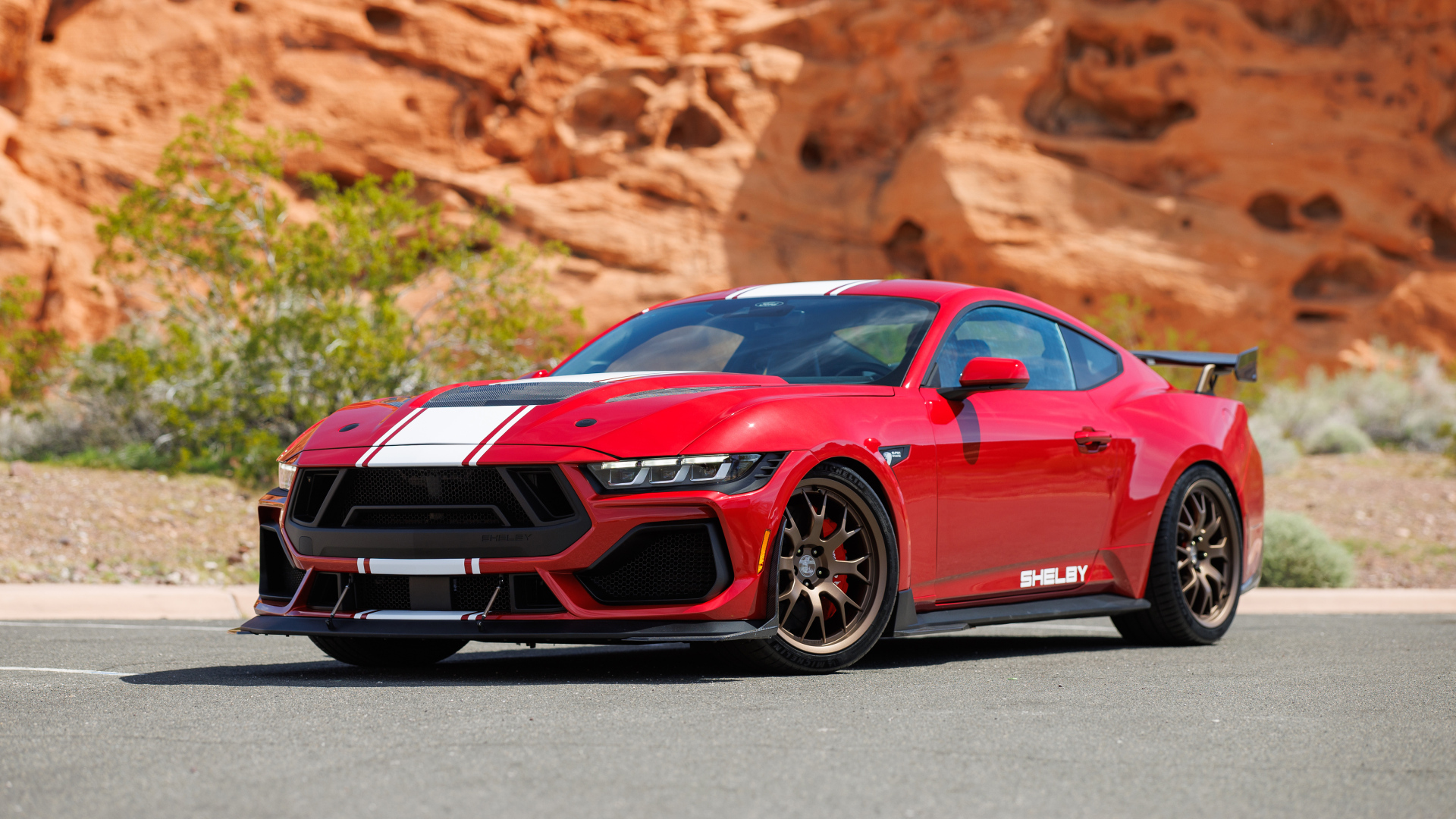 Красный автомобиль Shelby Super Snake 2024 года