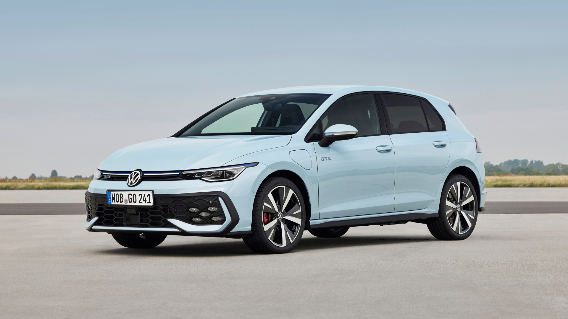 Новый автомобиль Volkswagen Golf GTE 2024 года