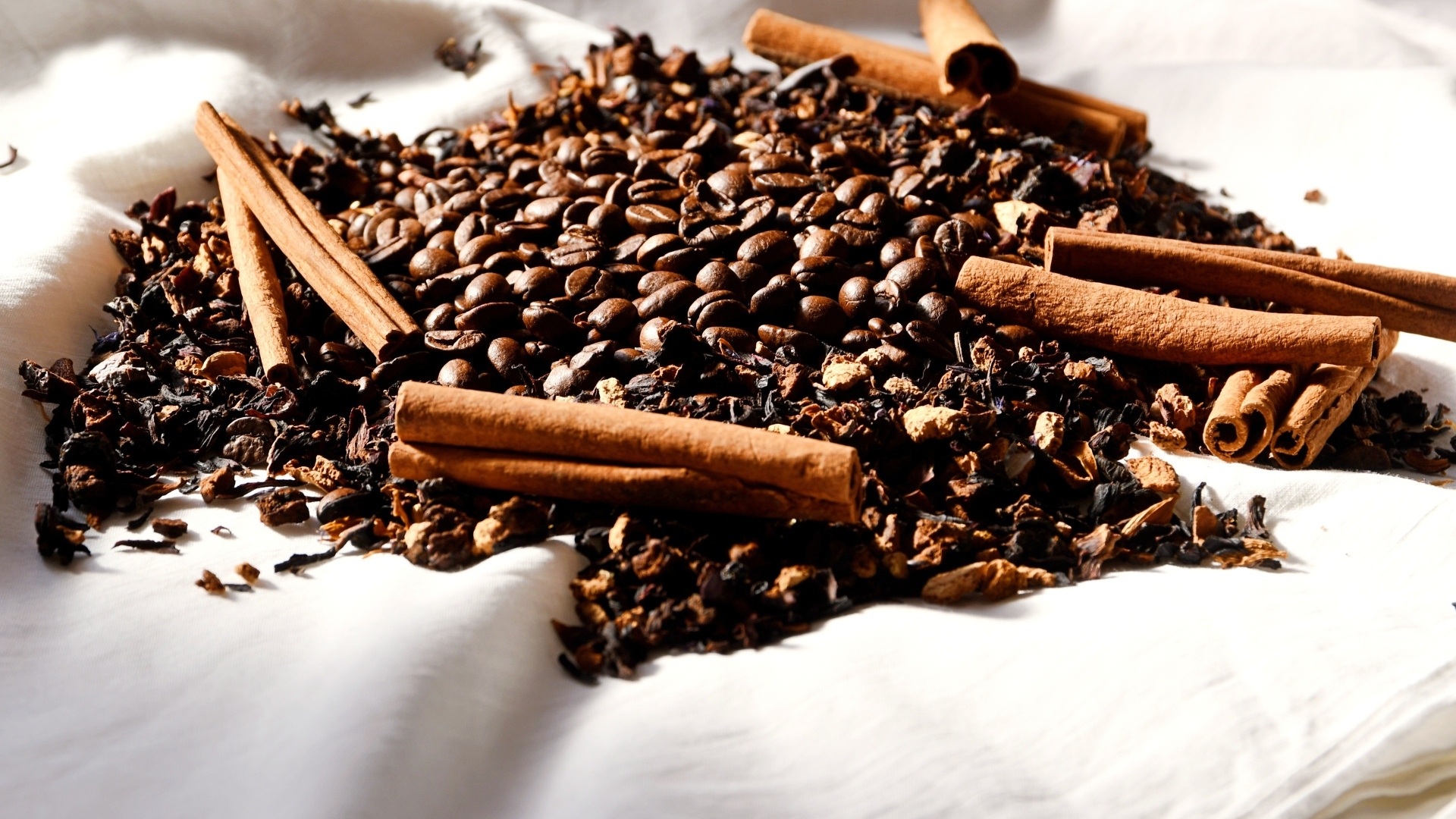 Жареные кофейные зерна с корицей