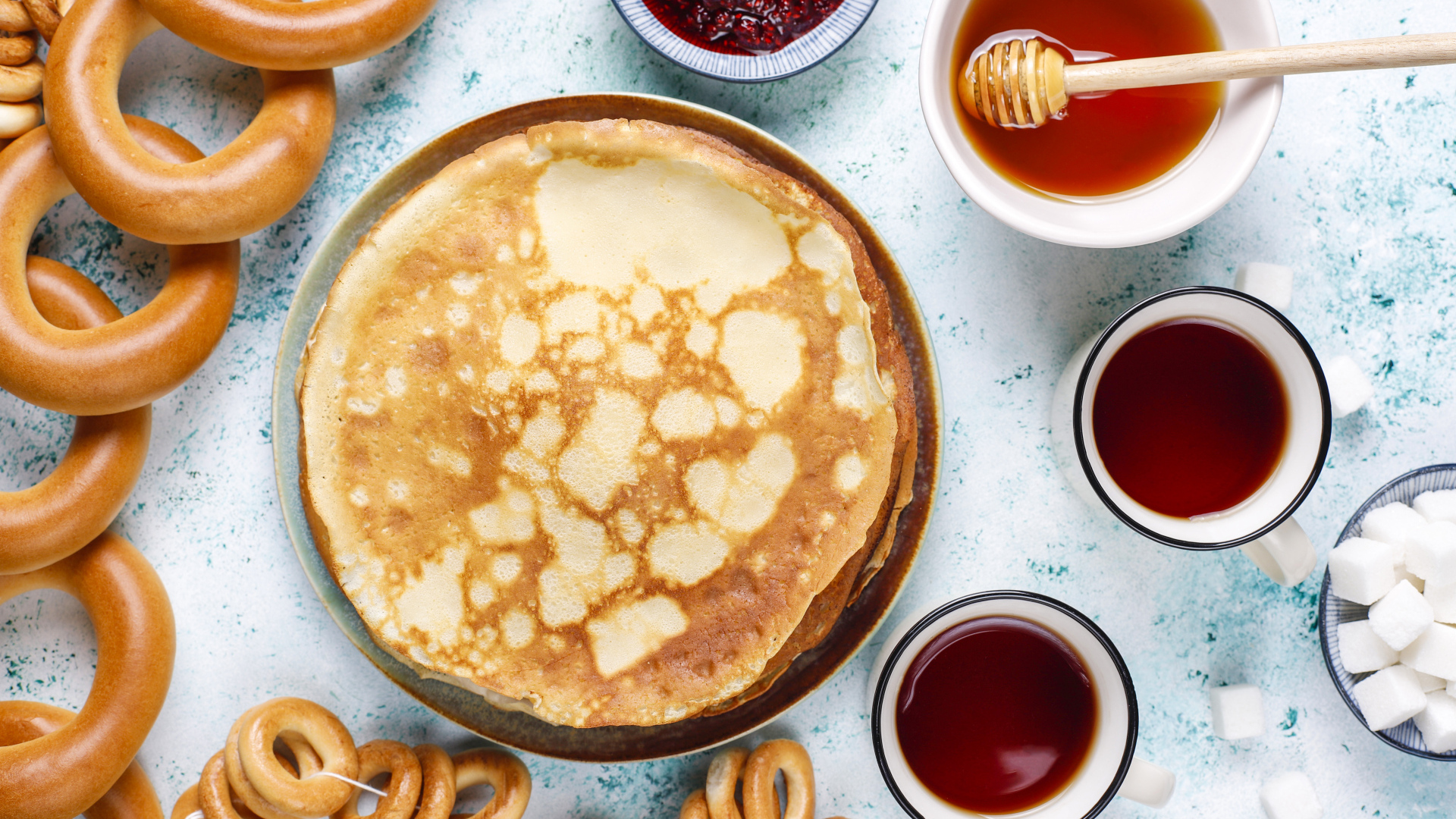 Аппетитные блины и угощения на праздник Масленица