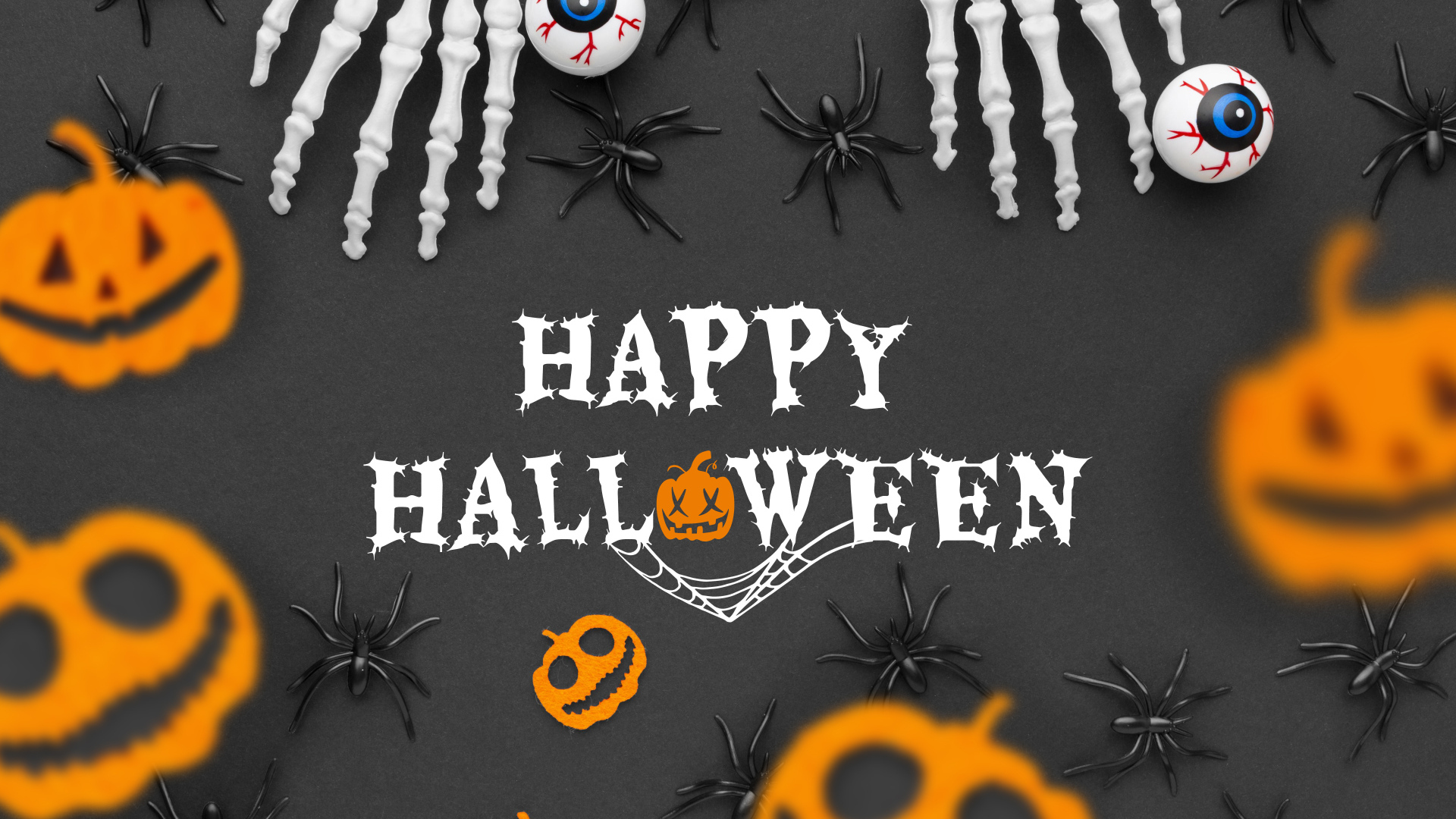 Открытка с декором на деревянном фоне на праздник Хэллоуин