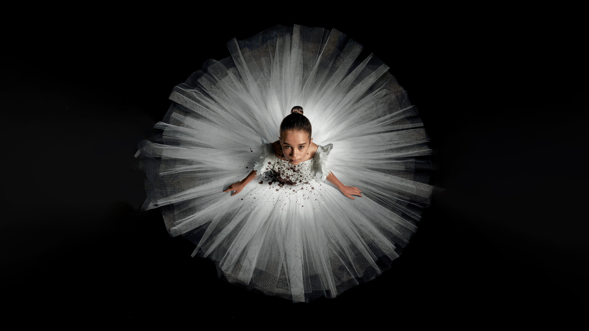 Постер фильма ужасов Эбигейл