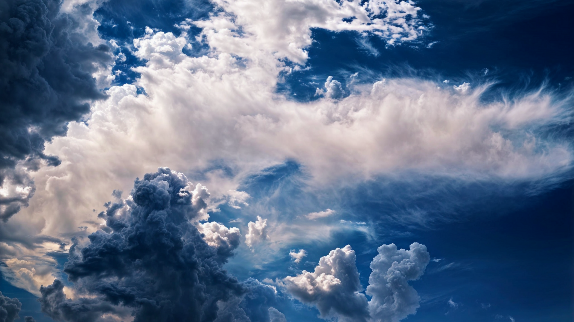 Красивые необычные облака в небе