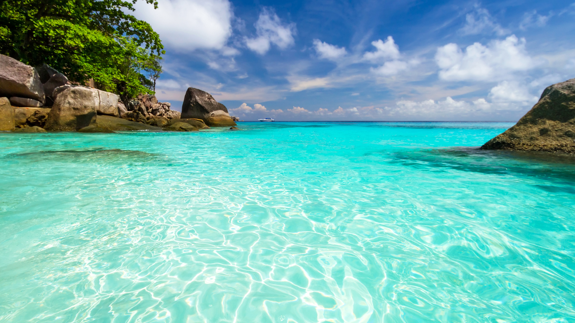 Голубая вода океана в тропиках, Таиланд