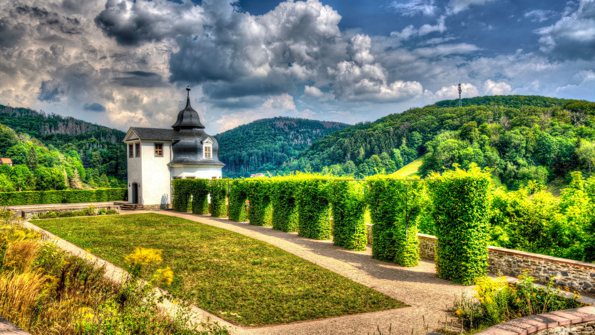 Старинная часовня в парке, Штольберг. Германия