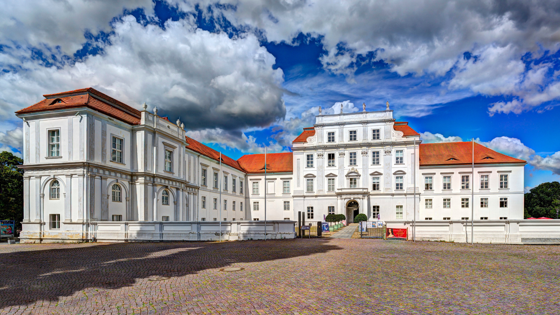 Здание ратуши в городе Ораниенбург, Германия