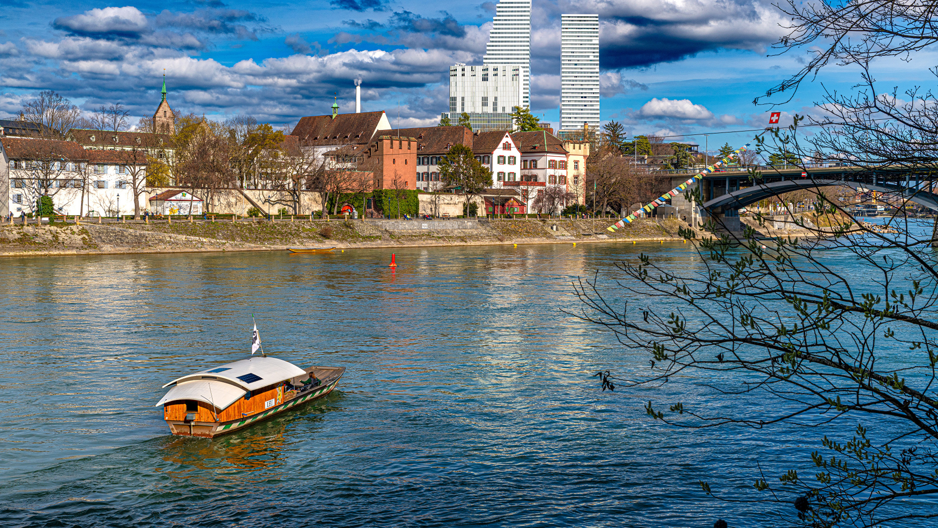 Красивый вид на город и реку, Швейцария
