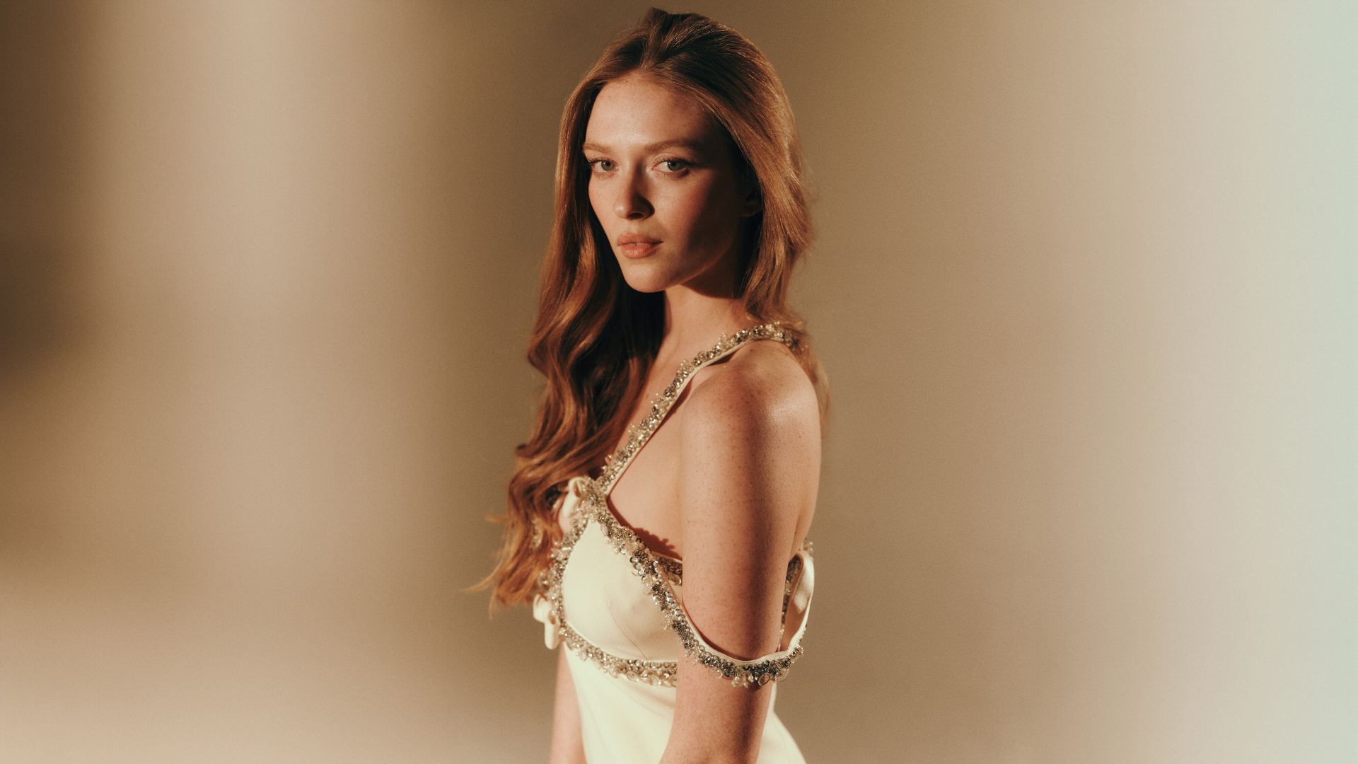 Американская рыжеволосая актриса Ларсен Томпсон