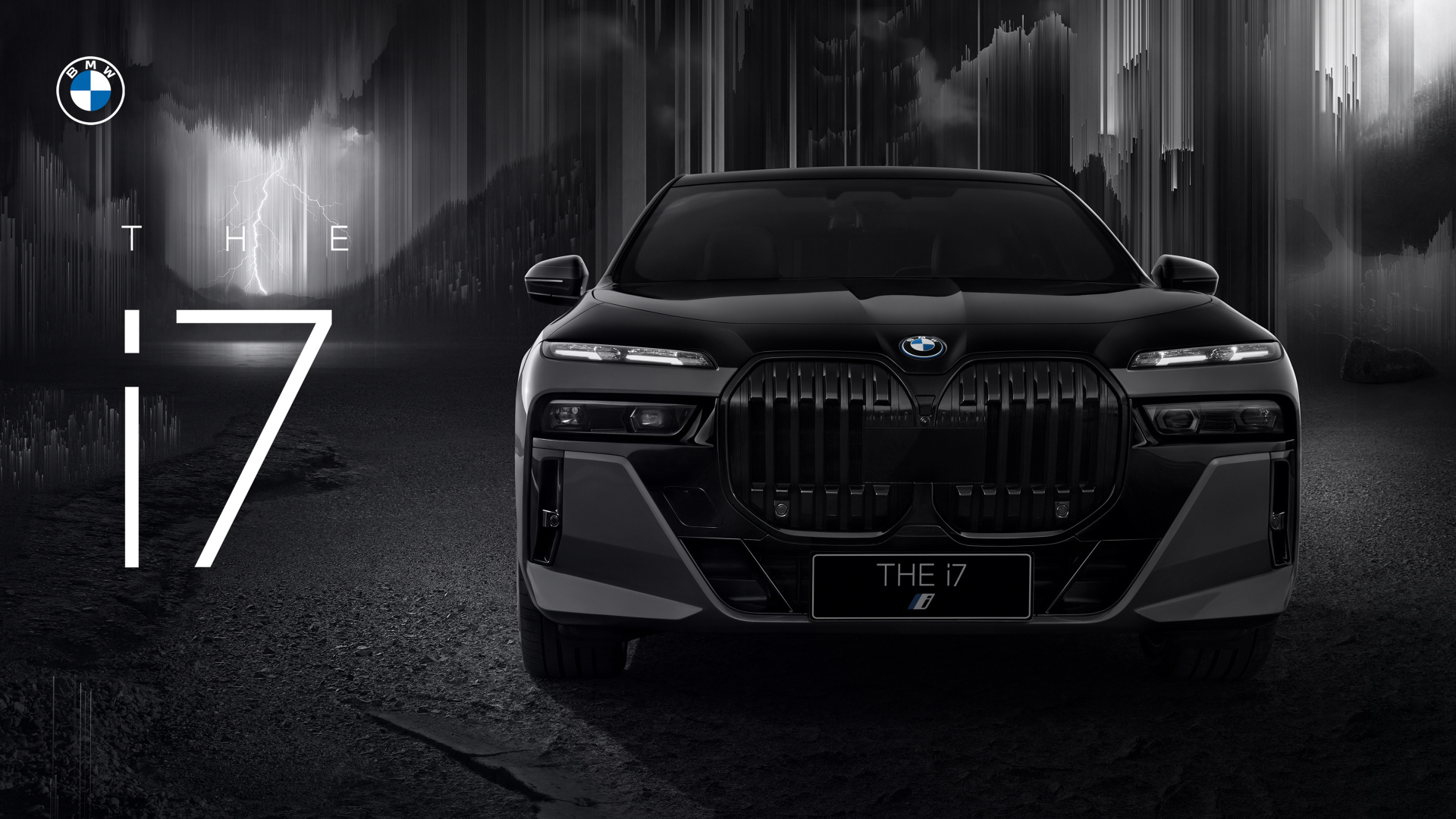 Вид спереди на автомобиль BMW i7