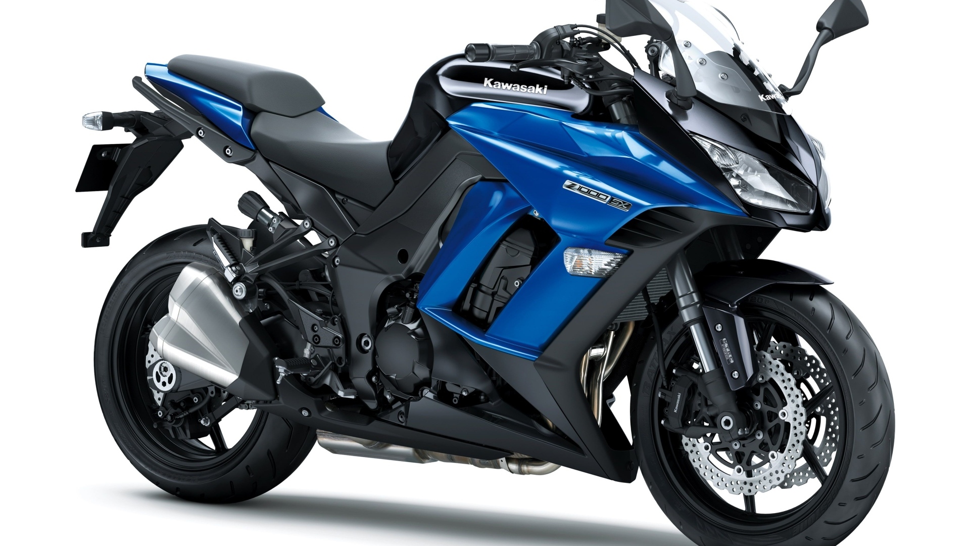 Синий мотоцикл Kawasaki Ninja 1000sx на белом фоне