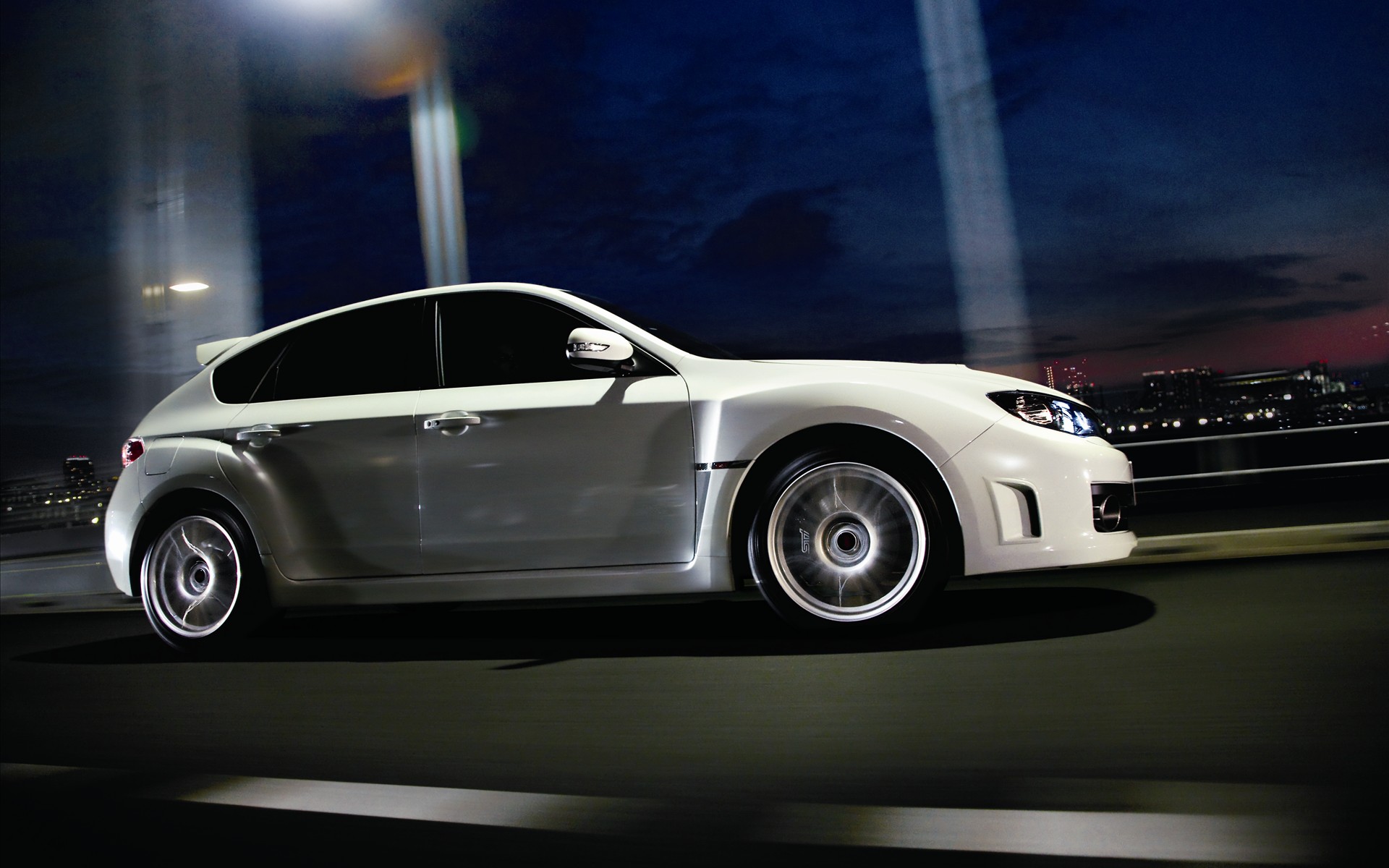 Автомобиль марки Subaru