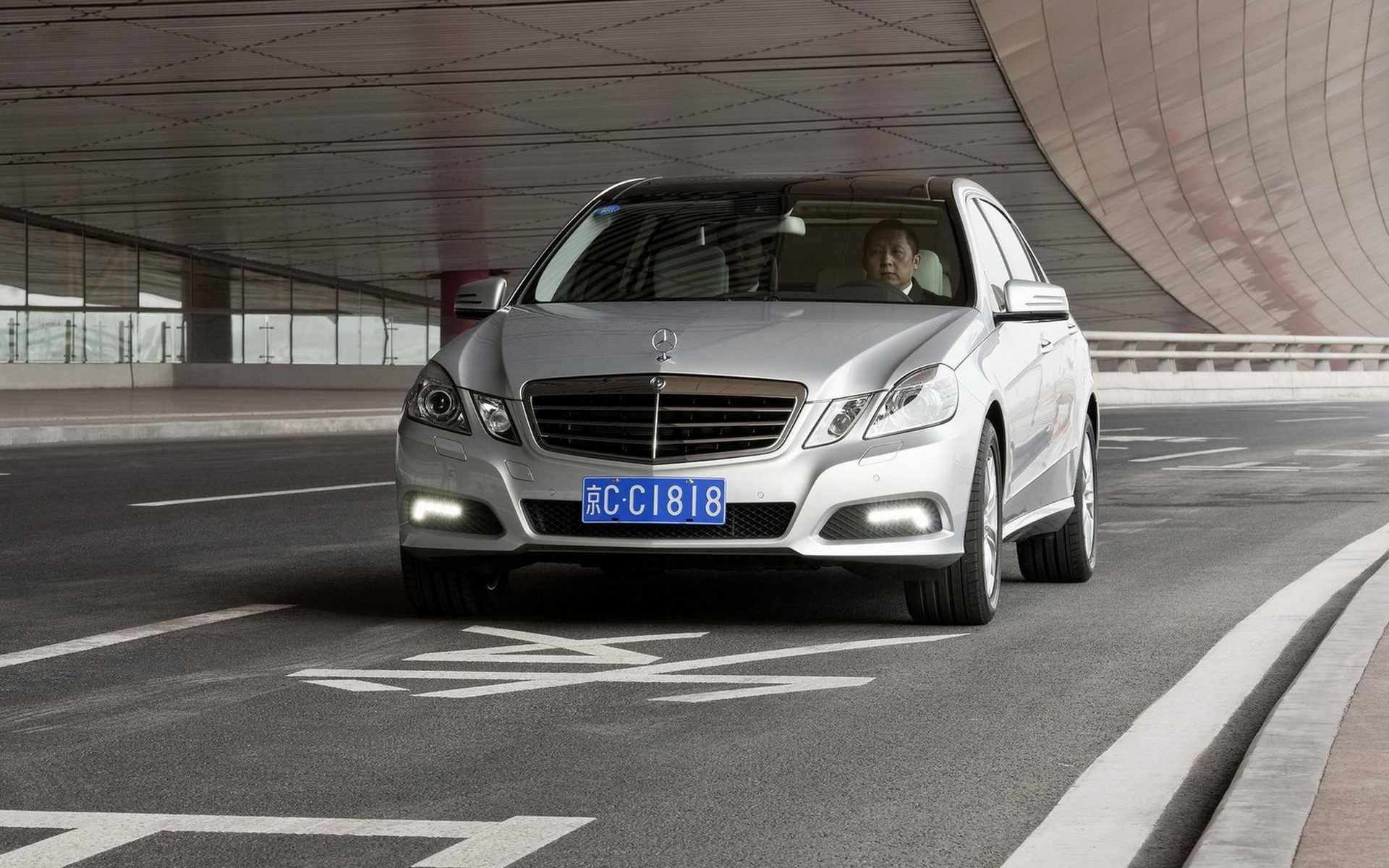 Mercedes-Benz-E-Class L 2011