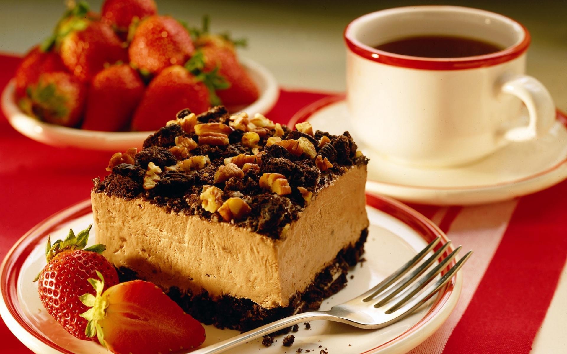 http://www.zastavki.com/pictures/1920x1200/2011/Food_Cakes_and_Sweet_Cake_with_tea_030985_.jpg