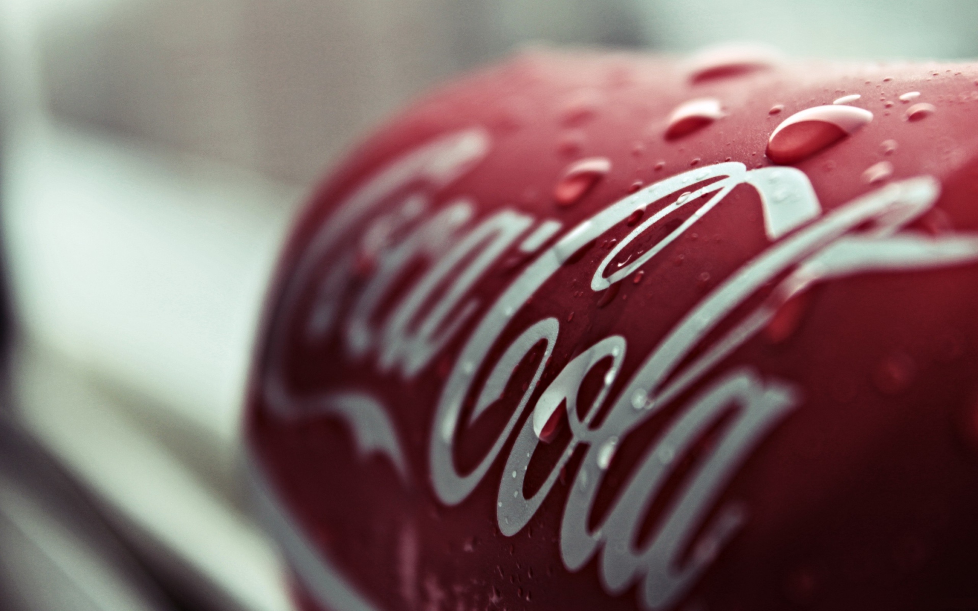 Холодная бутылка Coca Cola