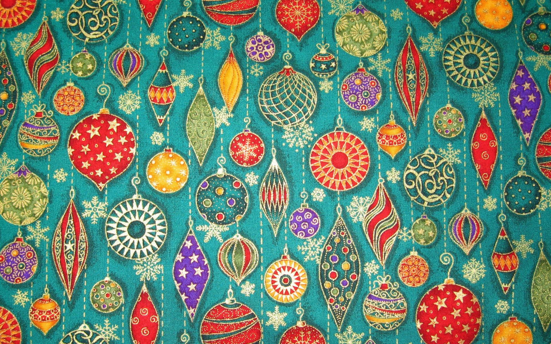Ткань с рисунком ёлочных игрушек на рождество