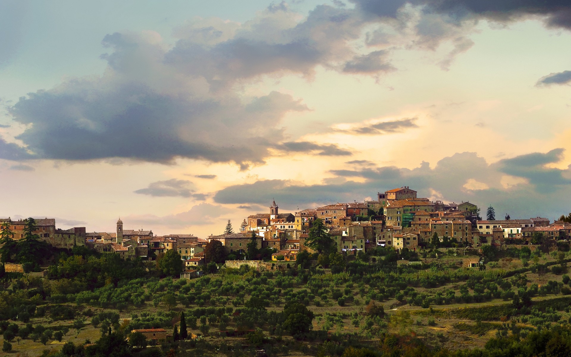 Старый город на холме