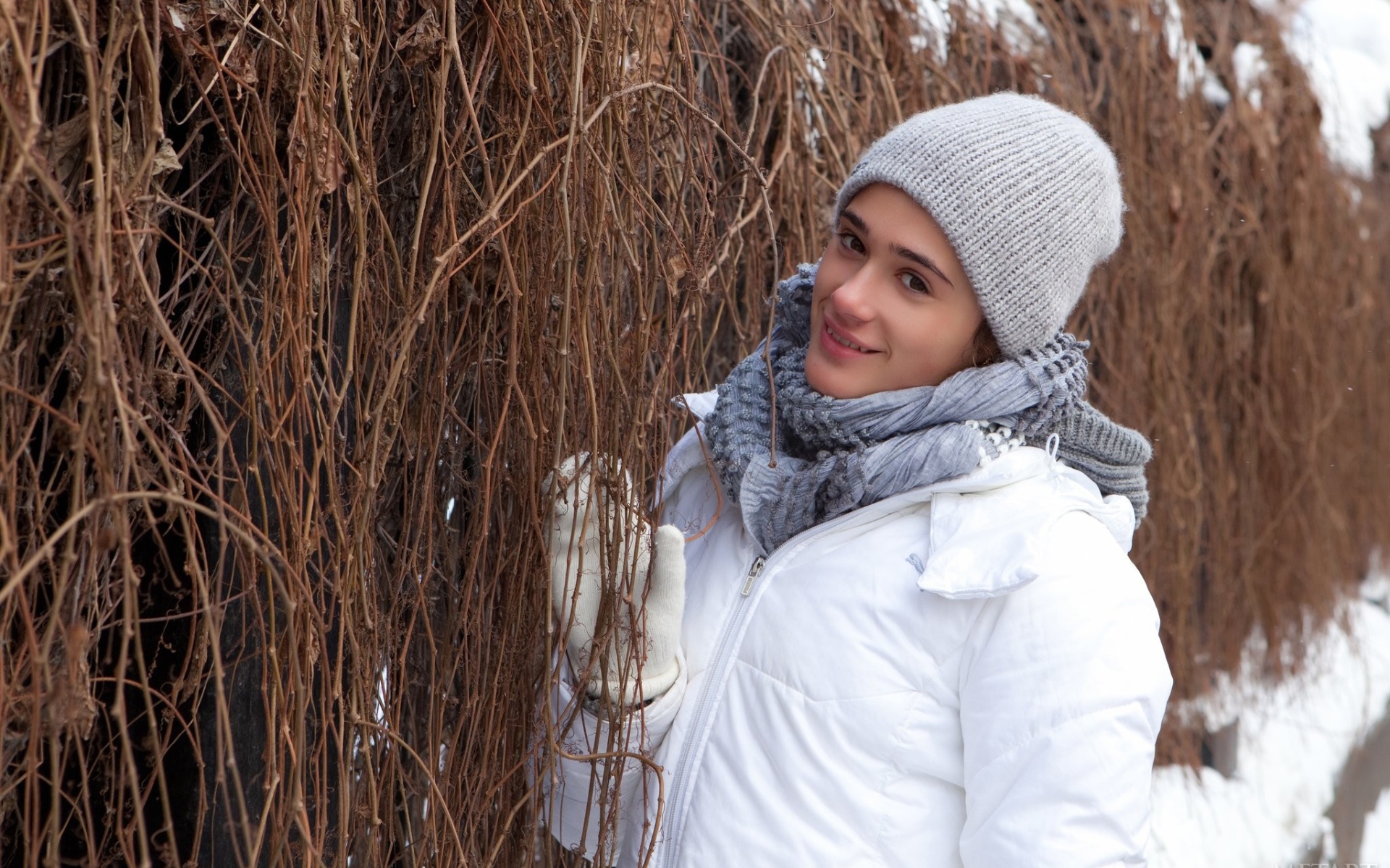 Девушка в зимней одежде