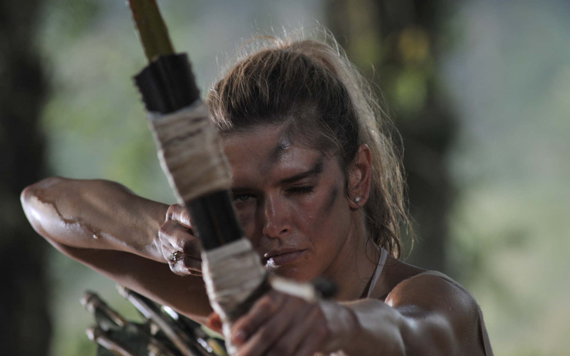 Вера Брежнева в фильме Джунгли