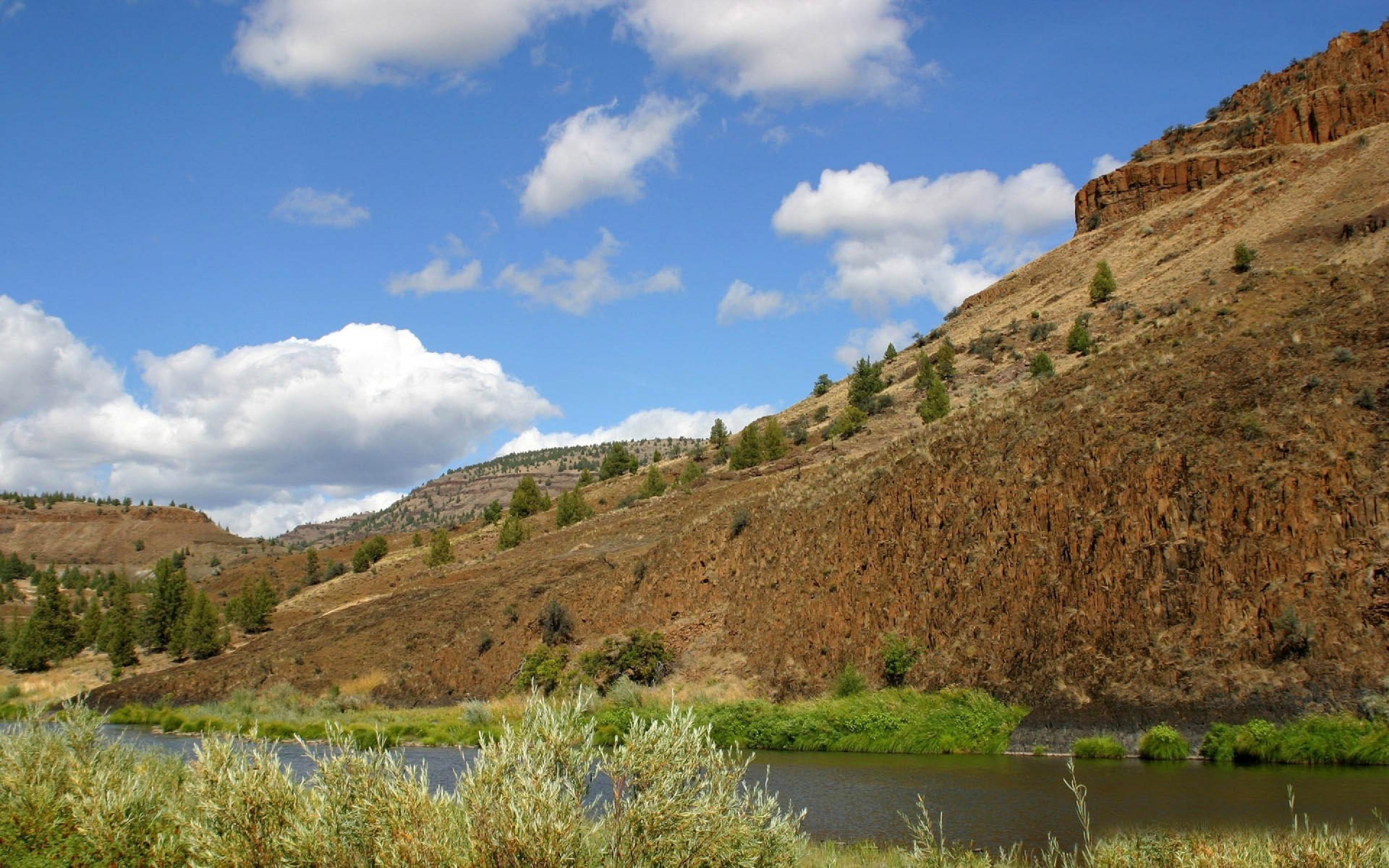 Гора и речка