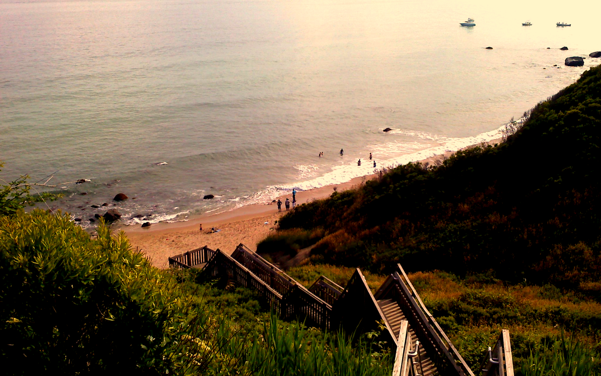 Лестница для спуска на пляж