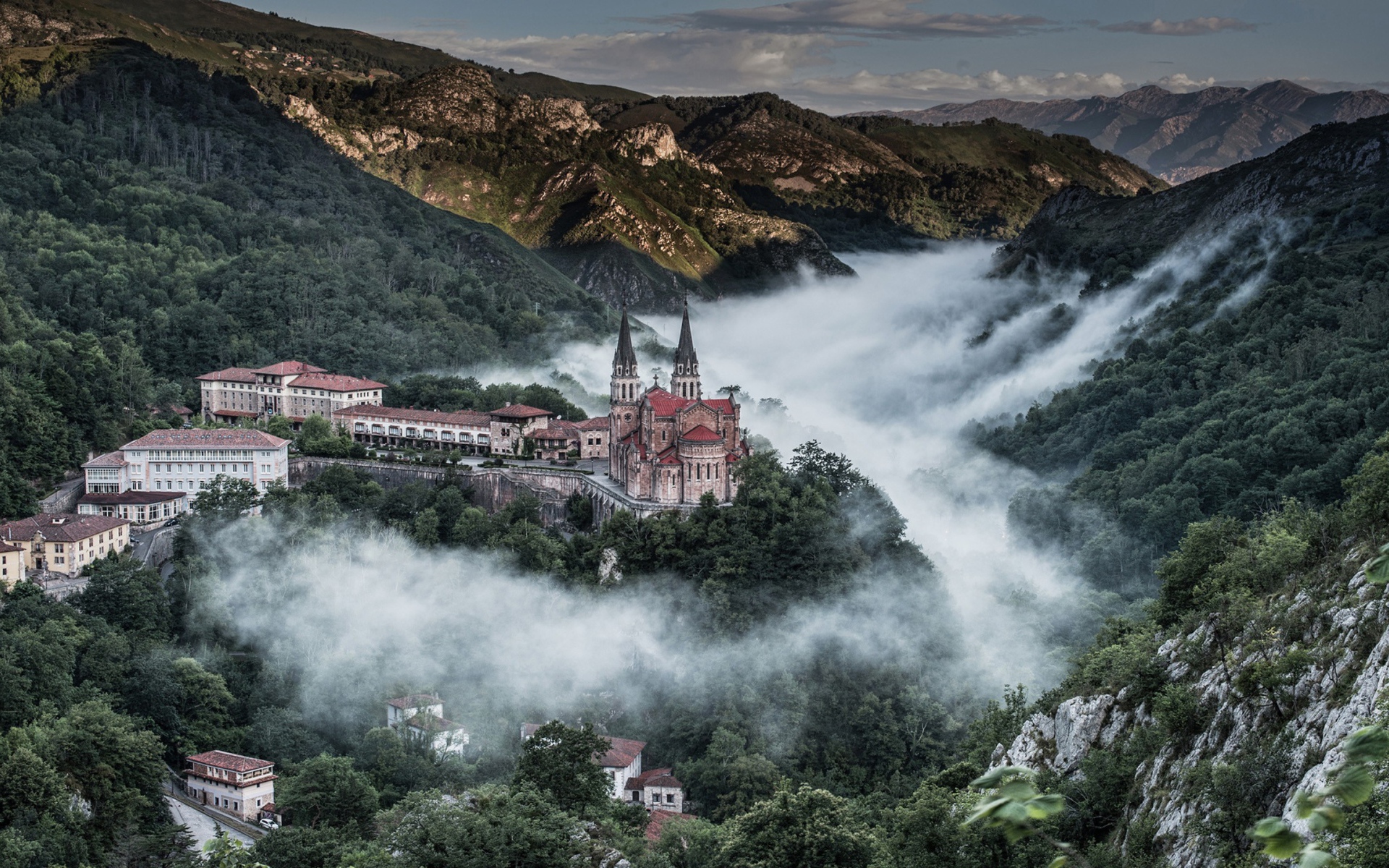 Храм в горах