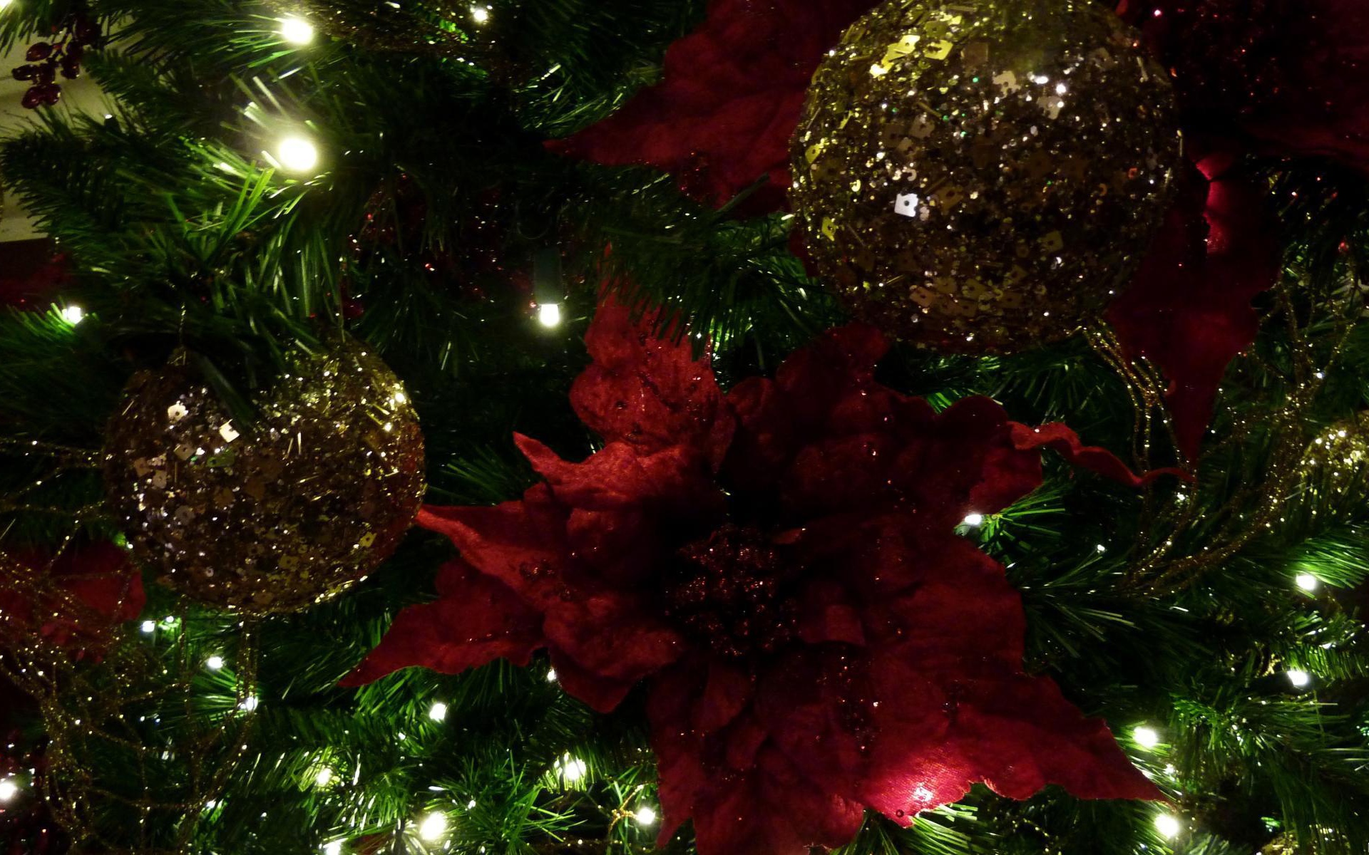 Темная Новогодняя елка