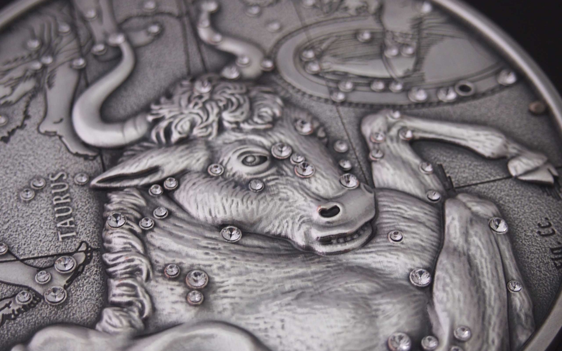 Телец на монете