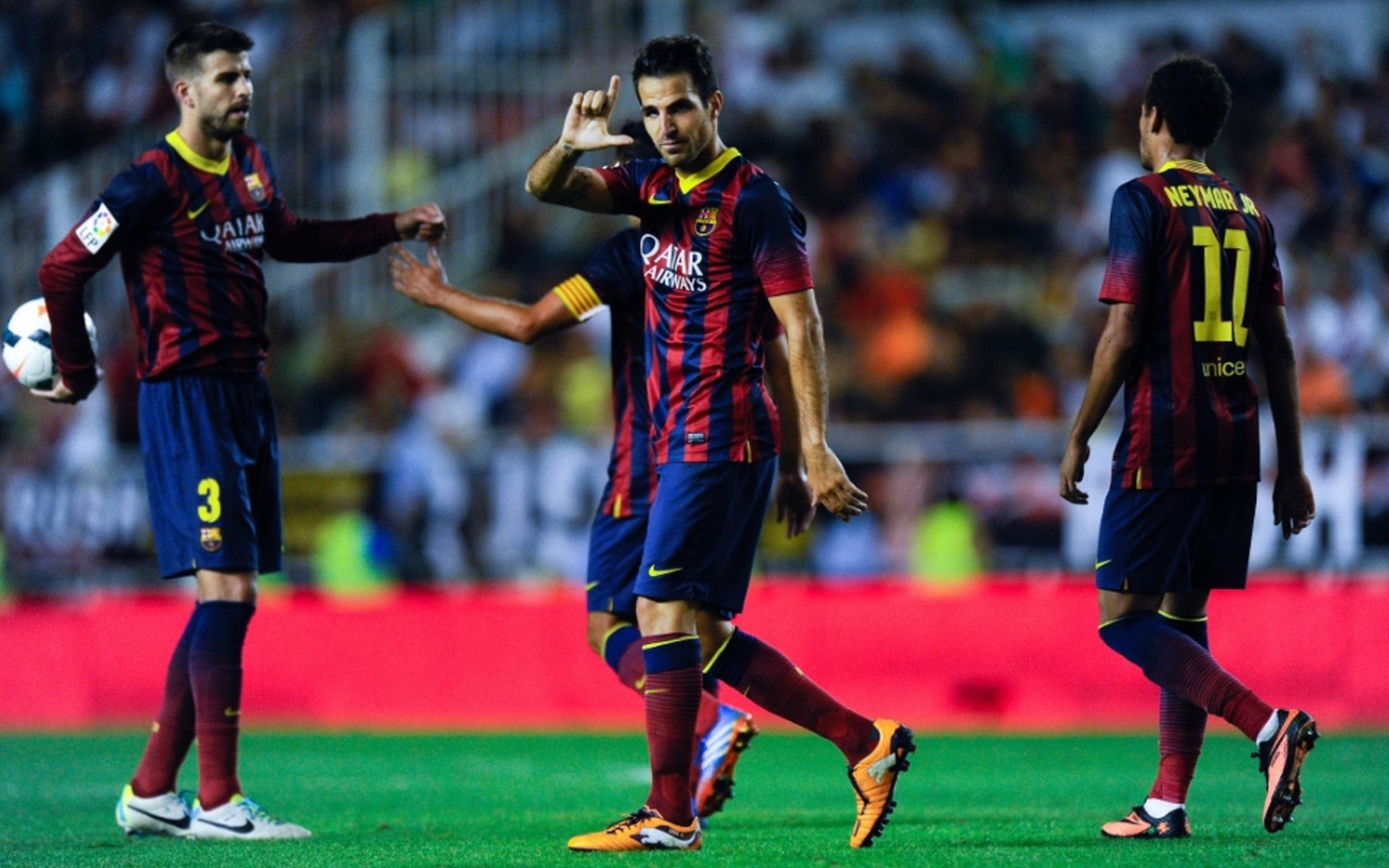 Футболист Барселоны Франсеск Фабрегас и его команда